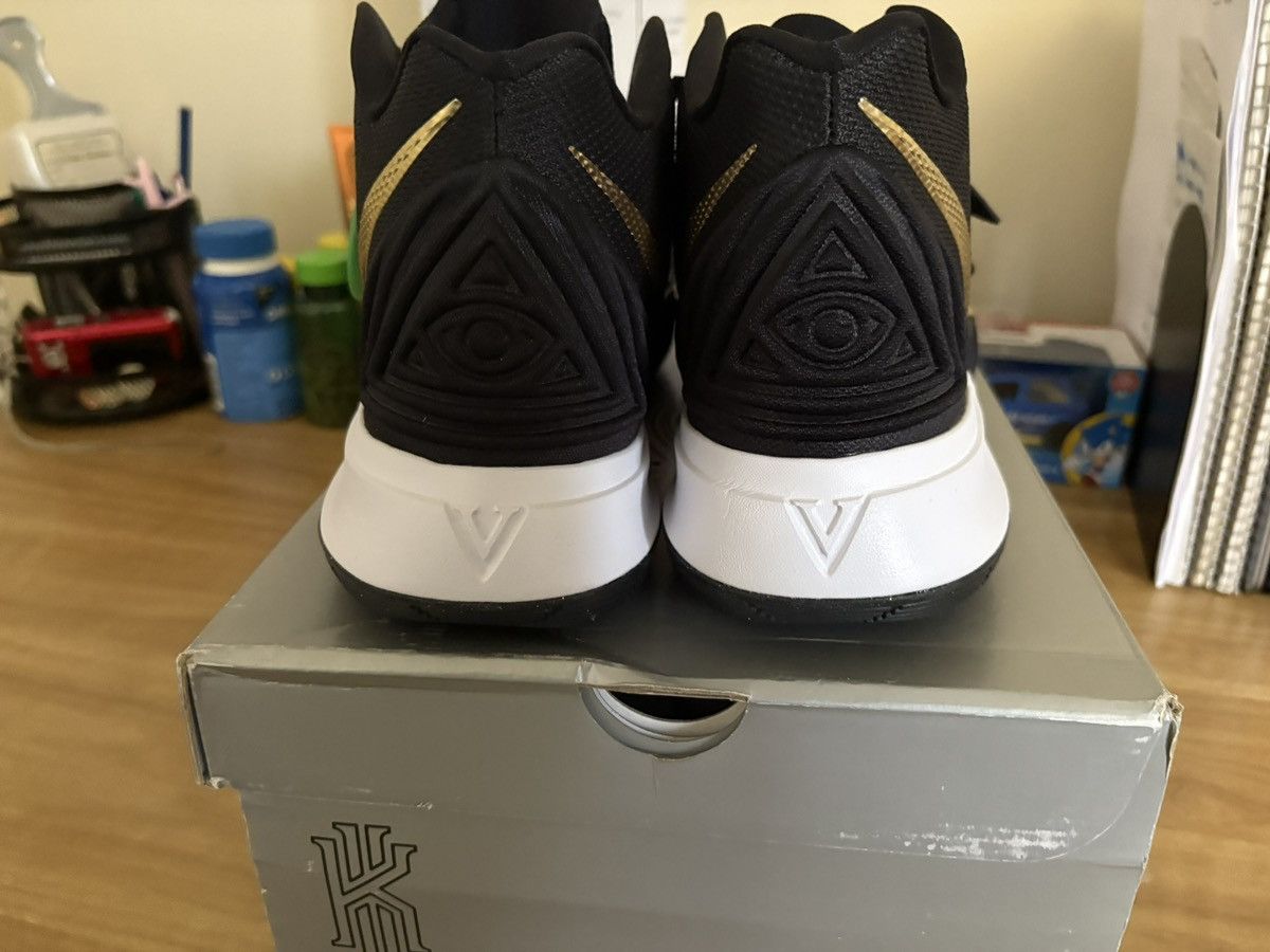 Nike Nike Kyrie 5 Black / Metallic Gold Size US 11.5 / EU 44-45 - 5 Thumbnail