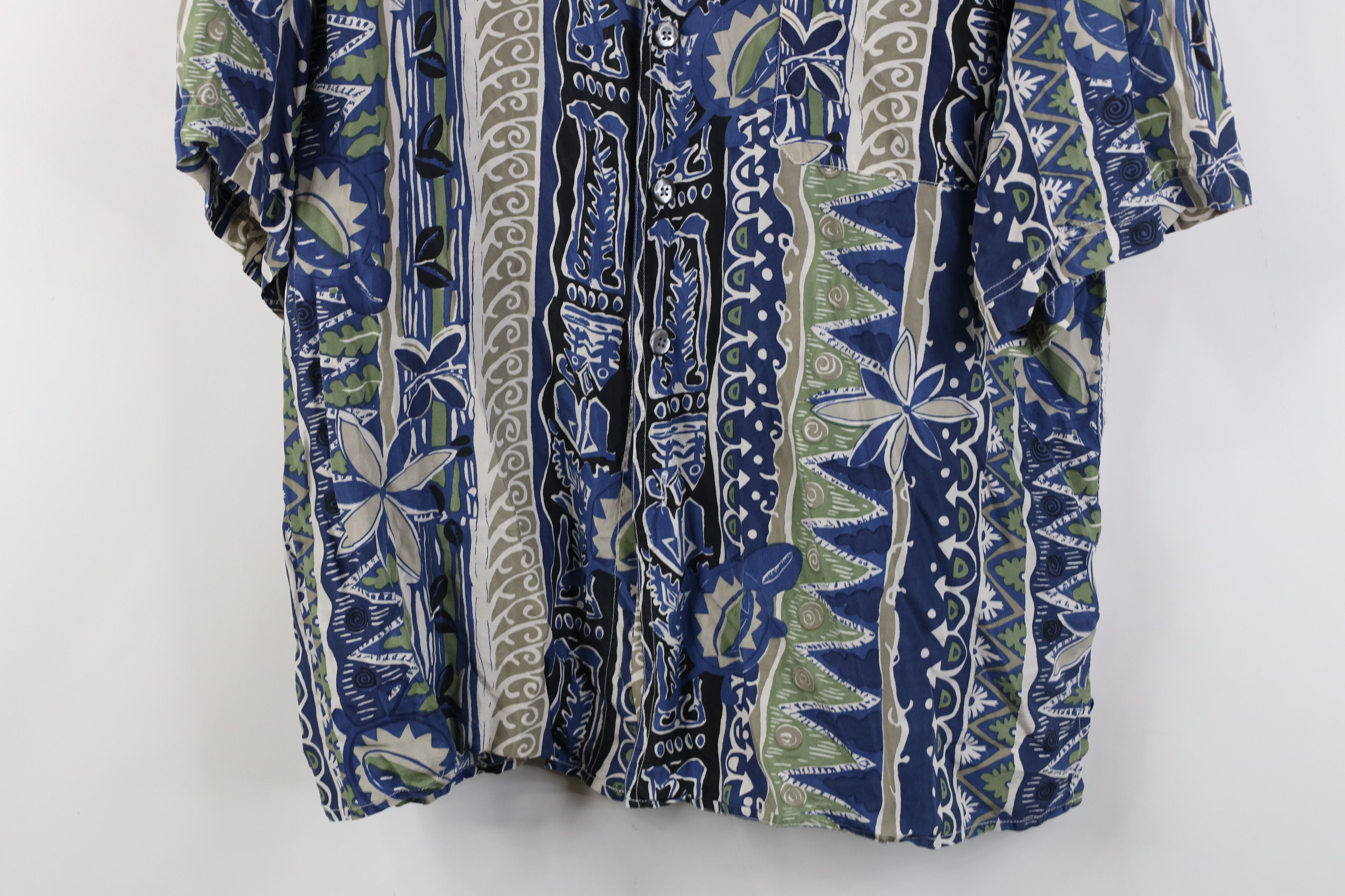 Vintage Vintage 90s Streetwear Silk Hawaiian Collared Button Shirt Size US L / EU 52-54 / 3 - 3 Thumbnail