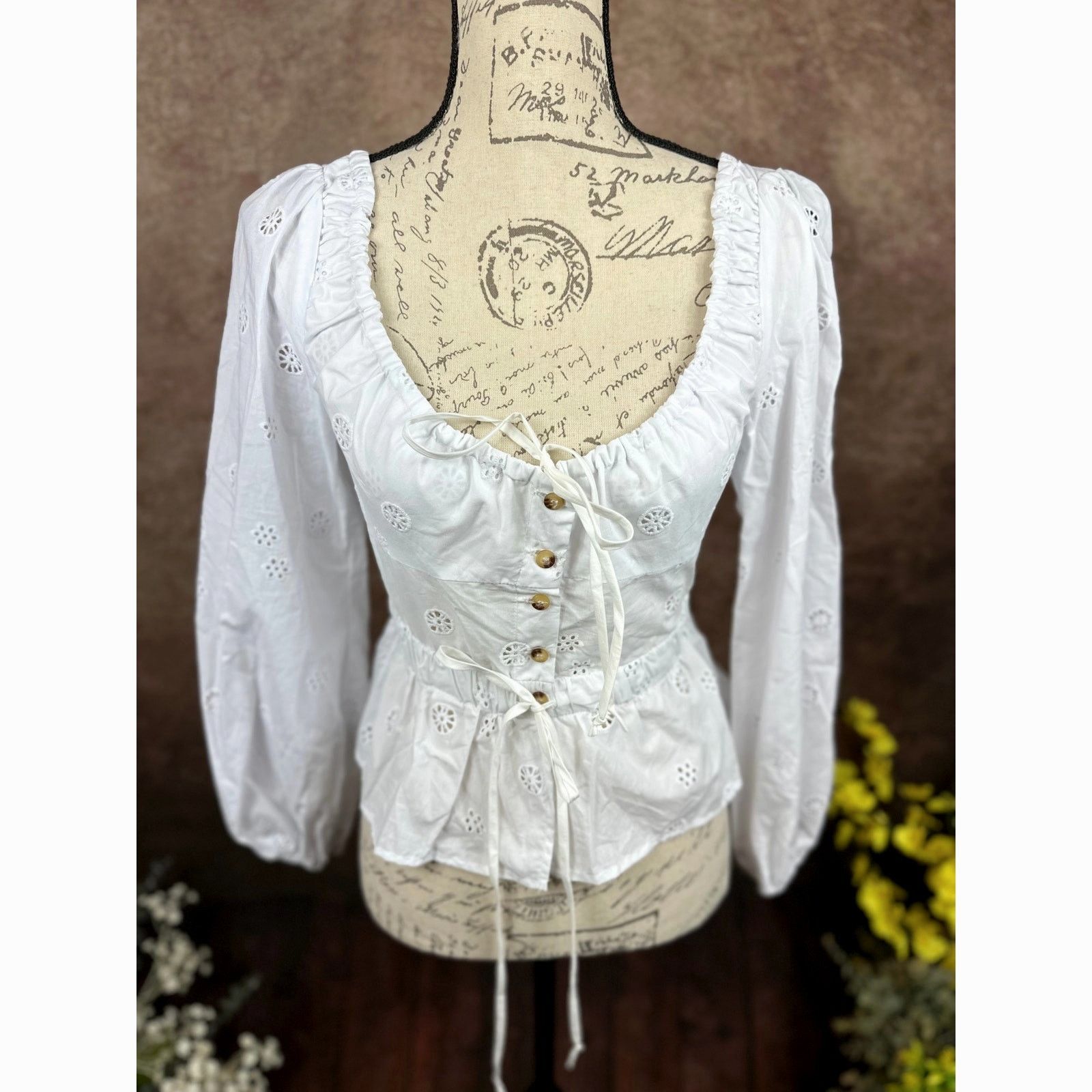 Ciao Lucia Ciao Lucia Olympia Eyelet Cut Out Detailed Top White size XS Size XS / US 0-2 / IT 36-38 - 6 Thumbnail