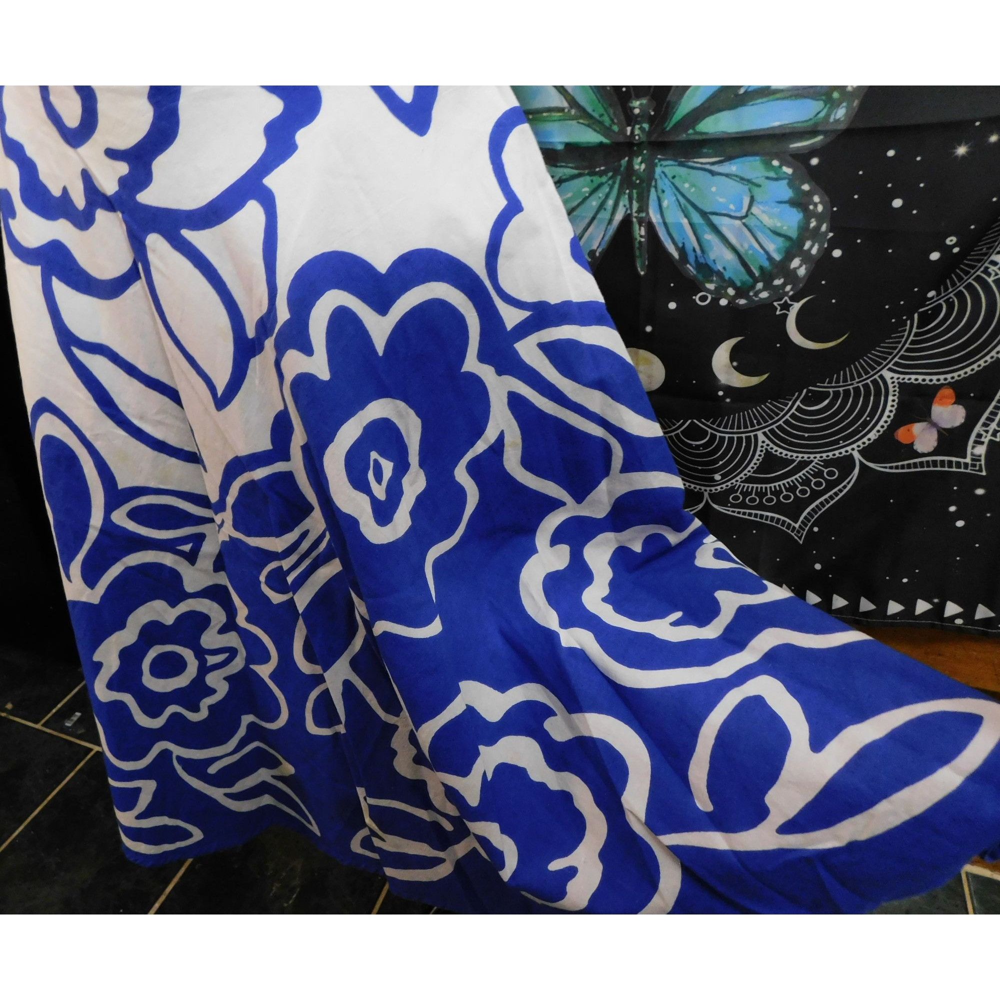Apollo Apollo Blue And White Floral Midi Skirt Size 32" / US 10 / IT 46 - 5 Thumbnail