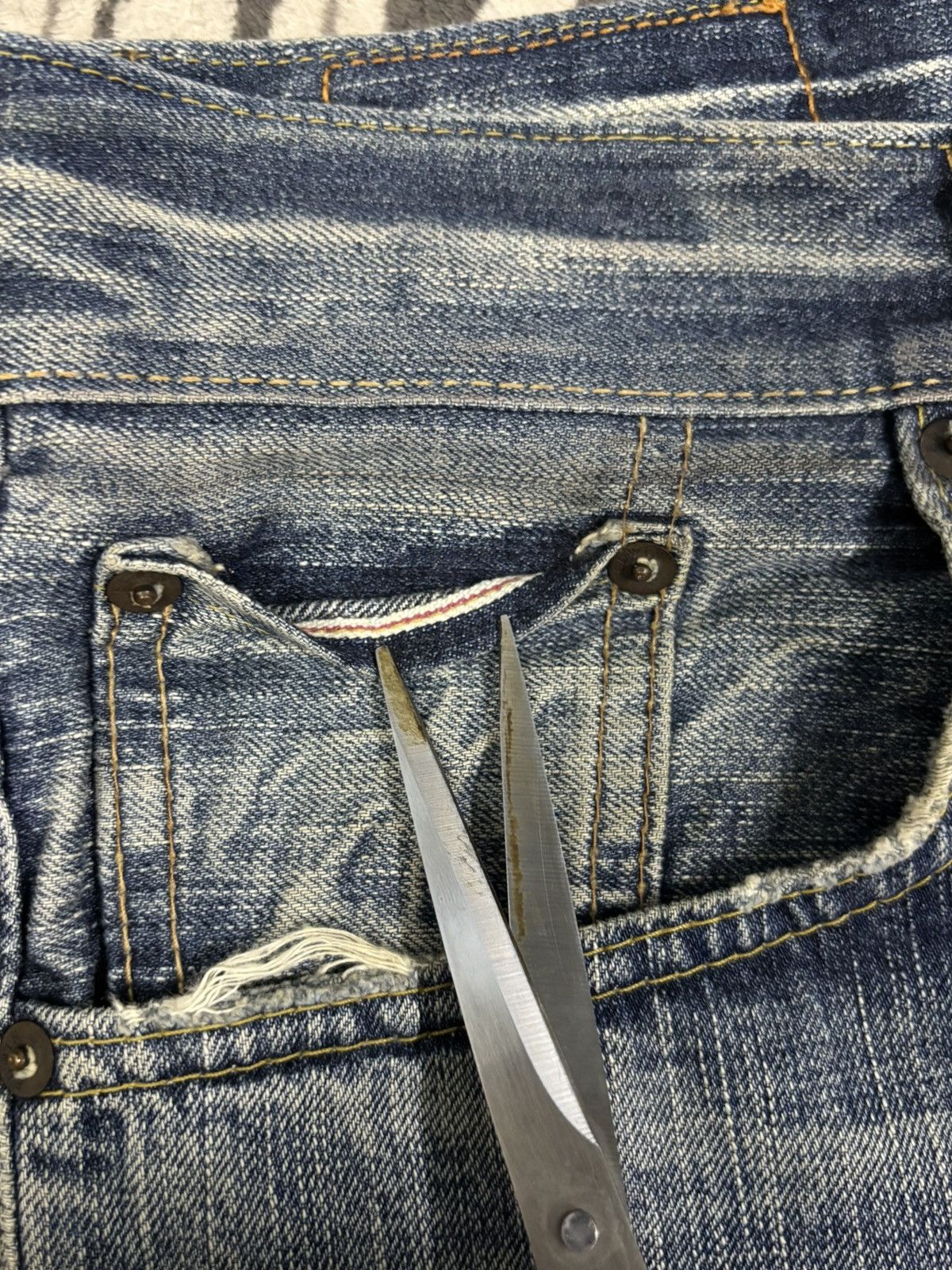 Edwin Vintage Edwin 505ZX Selvedge Blue Wash Distressed Jeans Size US 34 / EU 50 - 6 Thumbnail