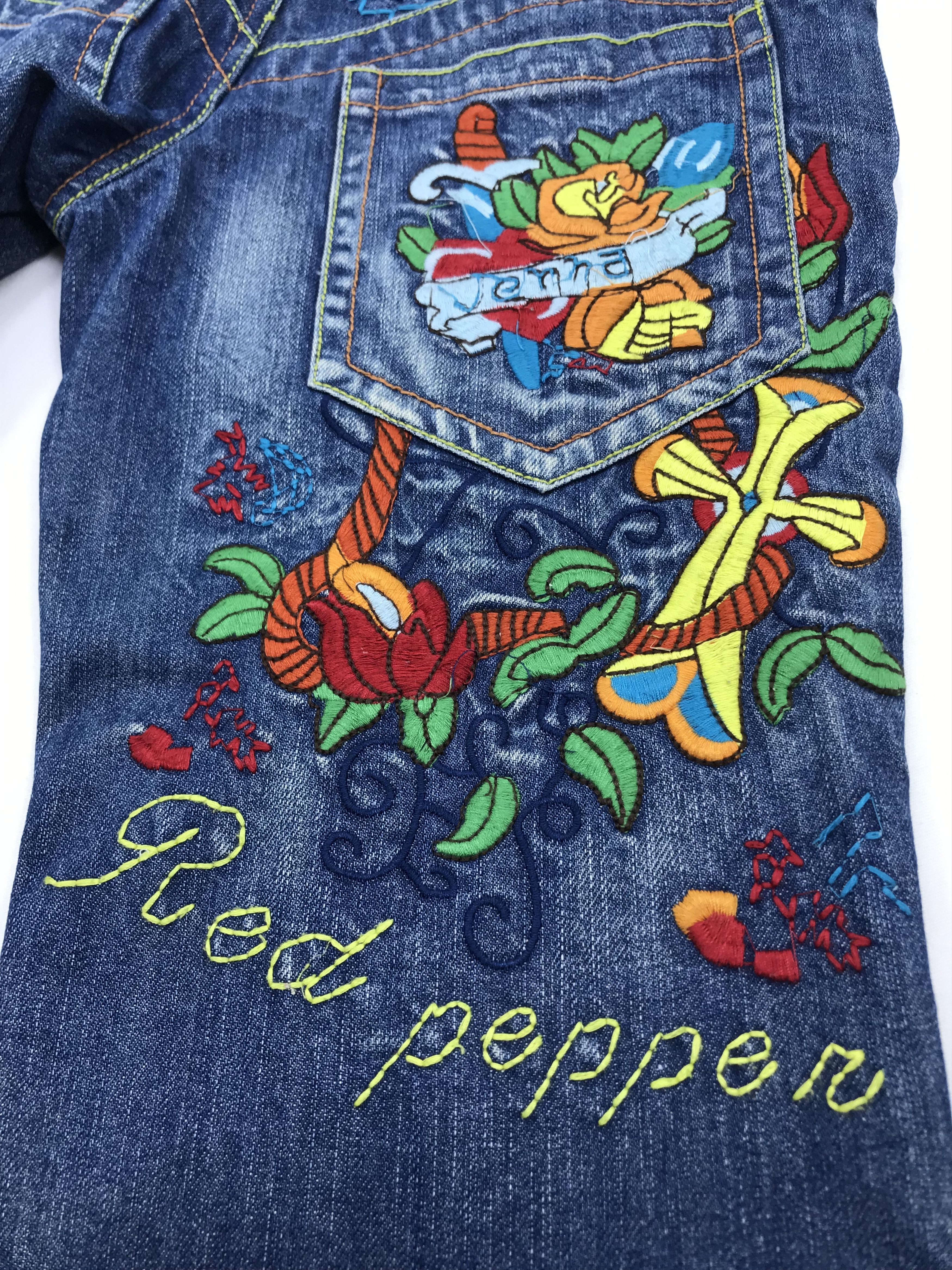 Beauty Beast Vintage Red Pepper Floral Cross Embroidered Flare Jeans Size 26" / US 2 / IT 38 - 12 Thumbnail