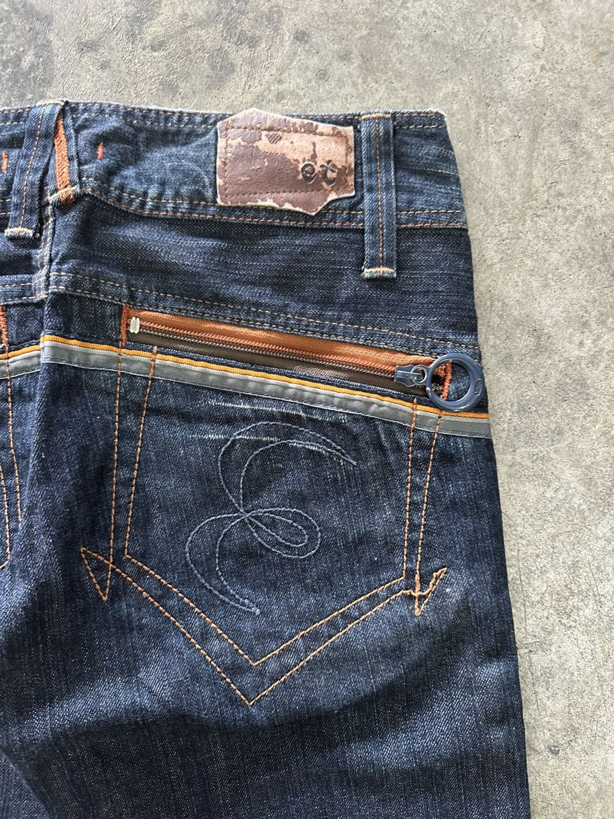 Le Grande Bleu (L.G.B.) ET Boite Flare Jeans Size 29" - 11 Thumbnail