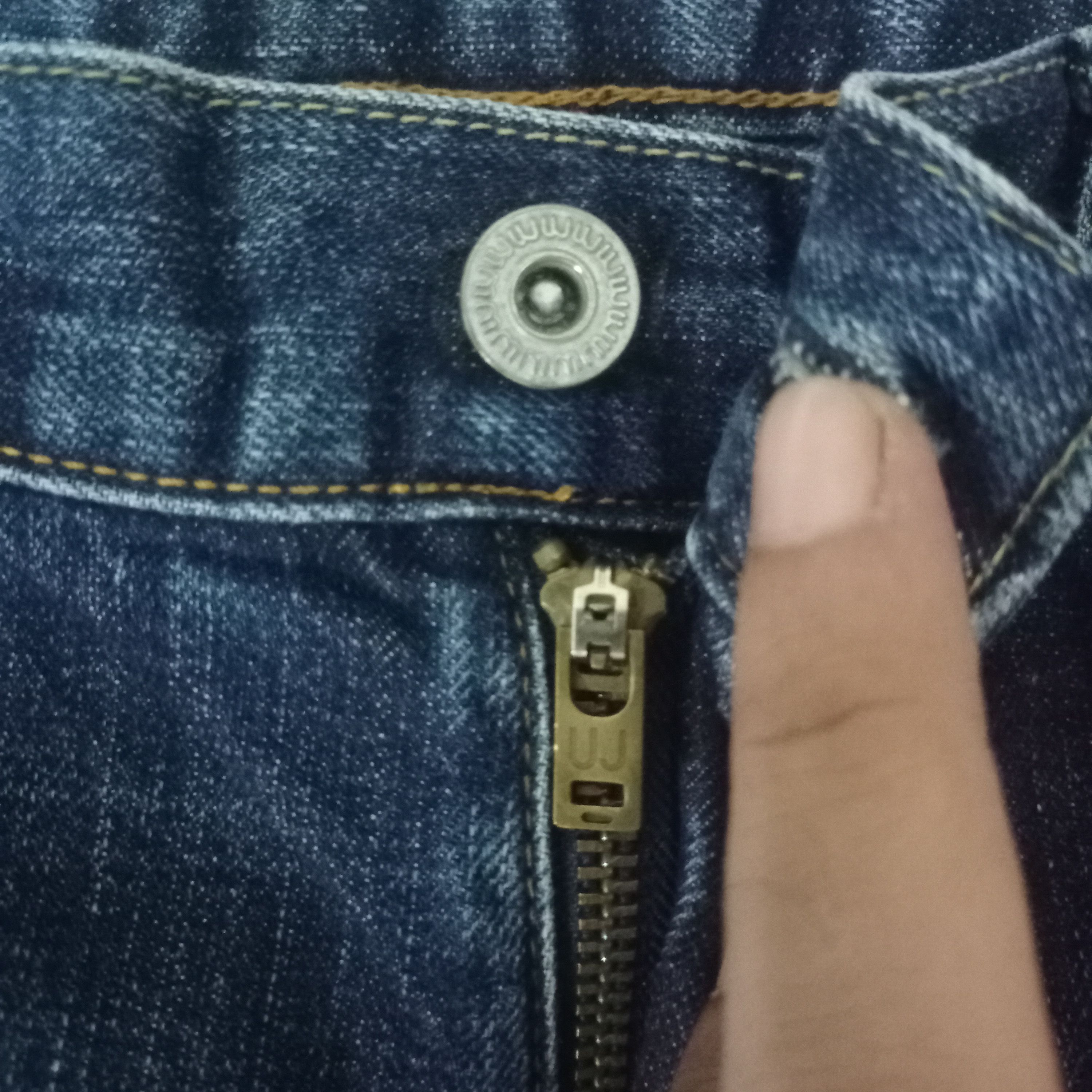 Japanese Brand × Uniqlo Vintage Japanese Uniqlo Blue Wash Distressed Baggy Jeans Size US 34 / EU 50 - 3 Thumbnail