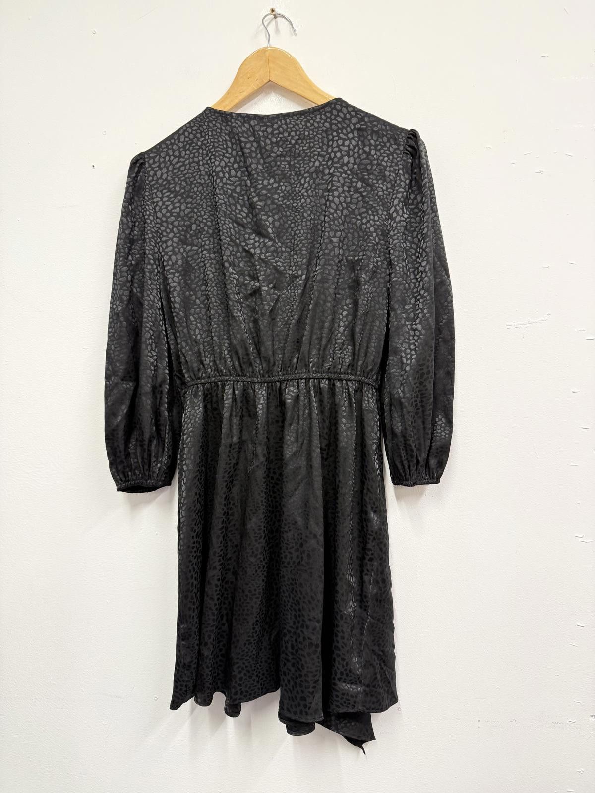 River Island River Island Black Satin Wrap Dress Size 10 Size M / US 6-8 / IT 42-44 - 4 Thumbnail