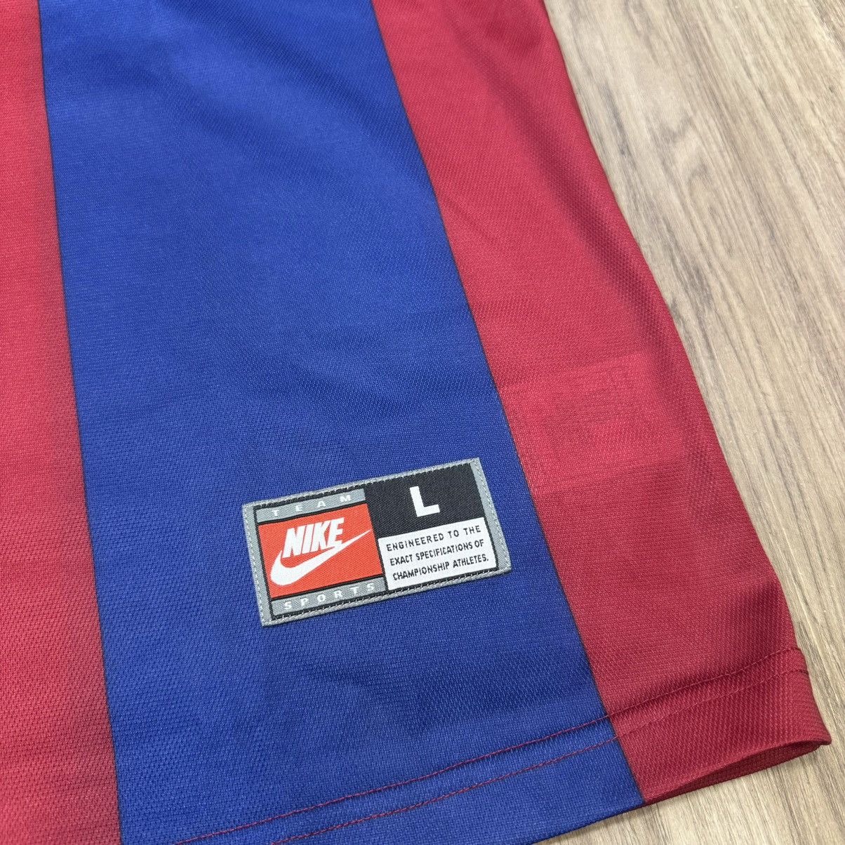 Nike × Vintage Barcelona 98/99 home shirt #10 Litmanen Size US L / EU 52-54 / 3 - 9 Thumbnail