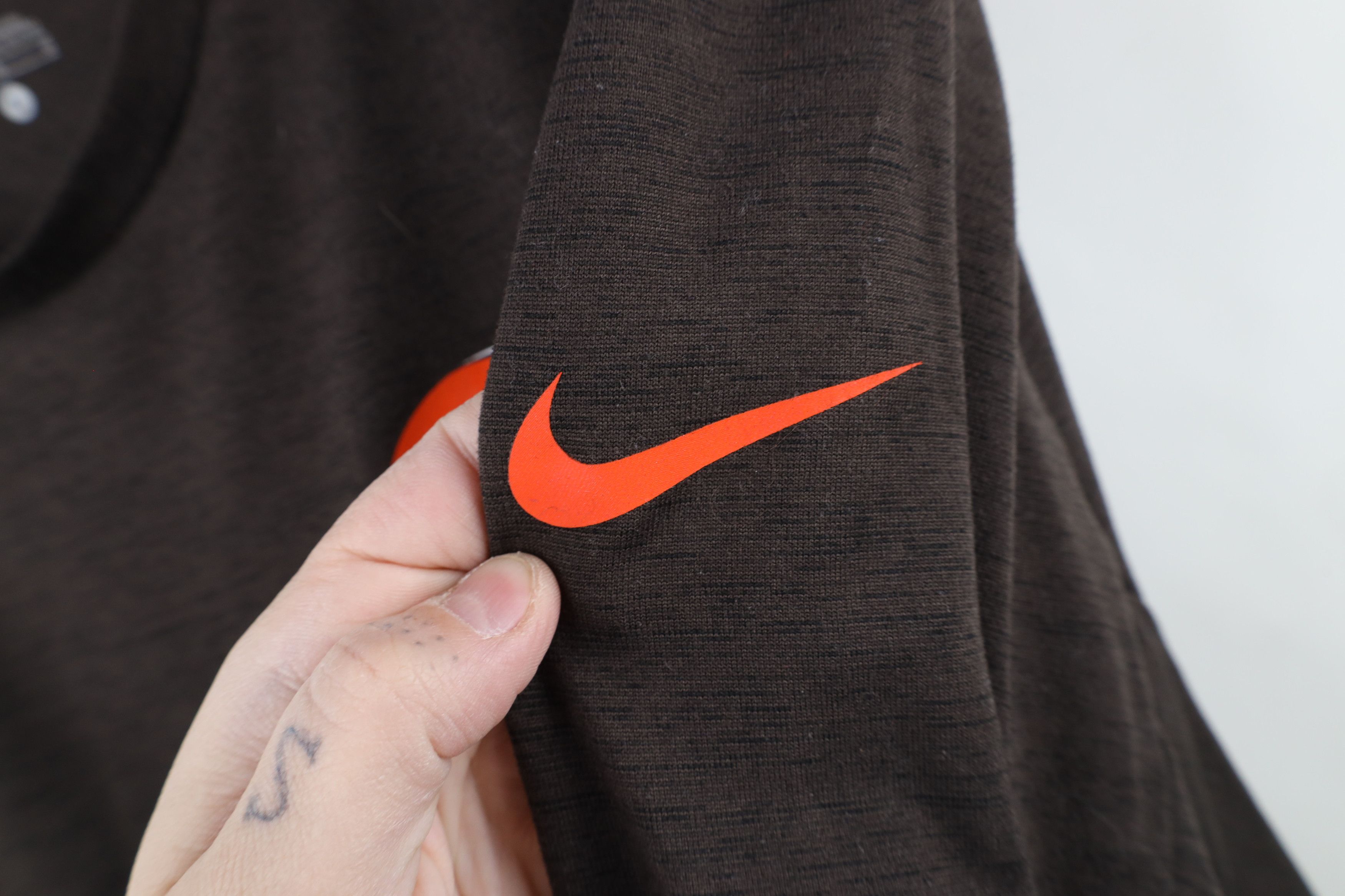 Nike × Vintage Nike On Field Browns Football Long Sleeve T-Shirt Brown Size US L / EU 52-54 / 3 - 4 Thumbnail