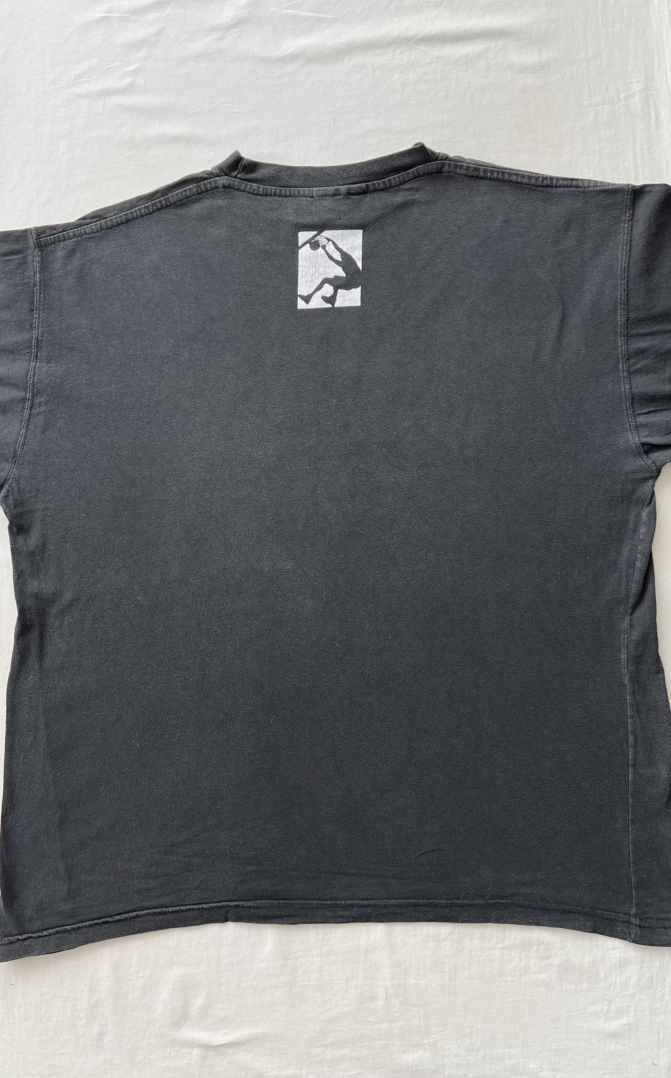 Reebok Vintage 90s Shaquille O'Neal Shaq Reebok NBA Black T-shirt Size US XL / EU 56 / 4 - 16 Thumbnail