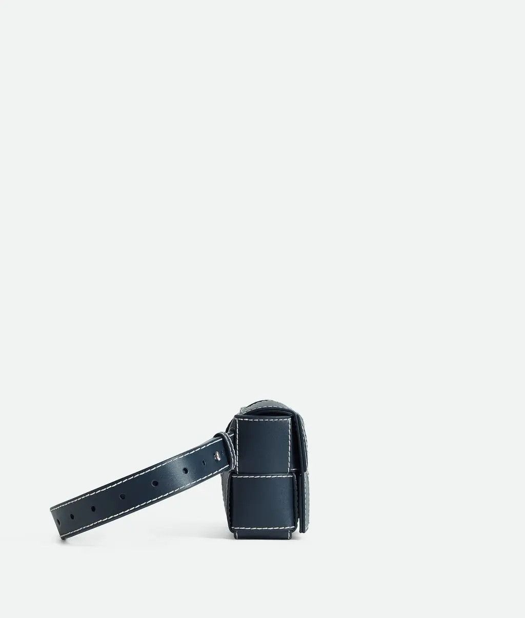 Bottega Veneta o1n1vont0525 Size: OS / Cassette Belt Bag in Blue Size ONE SIZE - 3 Thumbnail