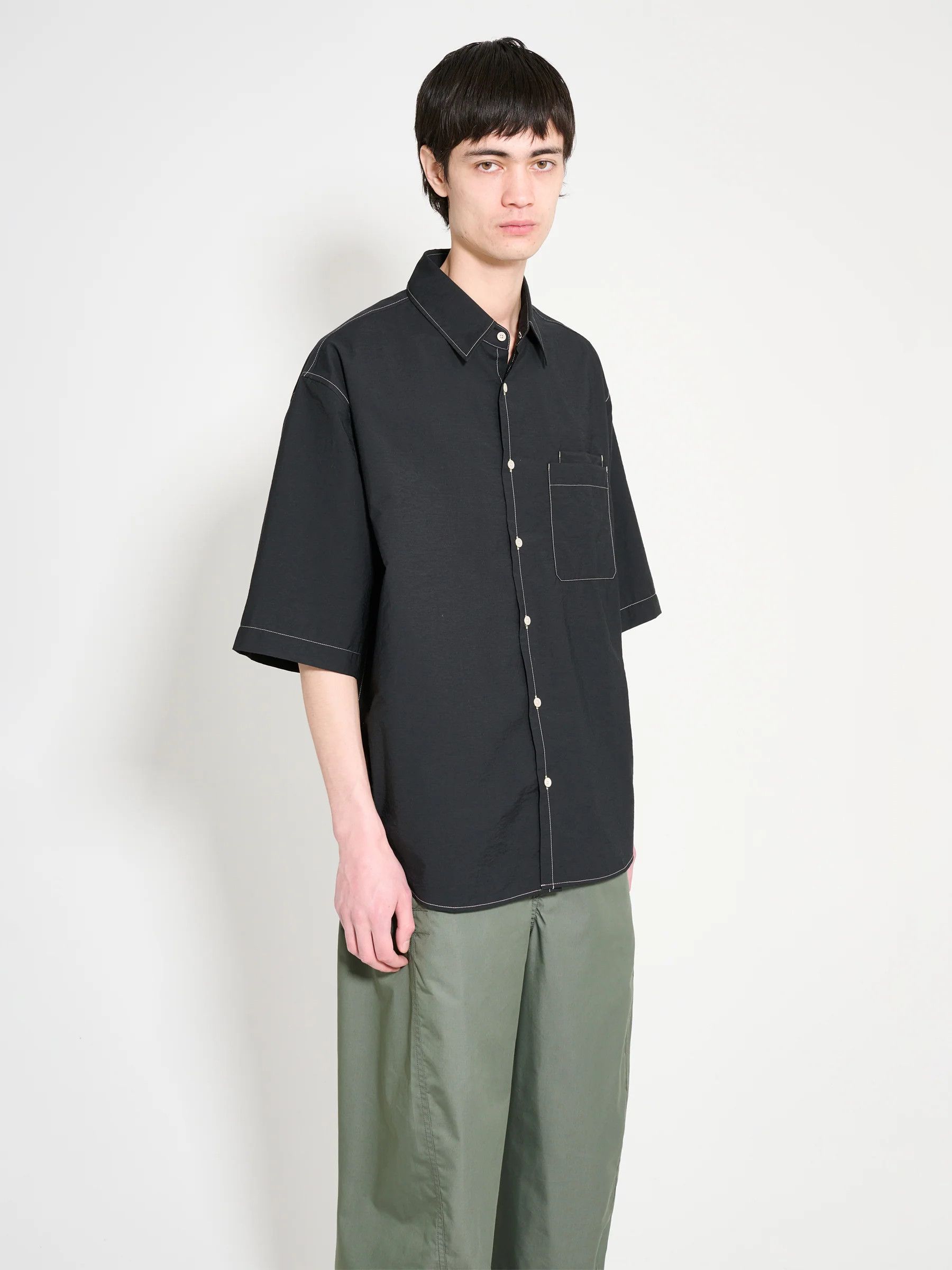Lemaire o1s22i1n1024 Oversized Short-Sleeved Shirt in Black Size US L / EU 52-54 / 3 - 3 Thumbnail