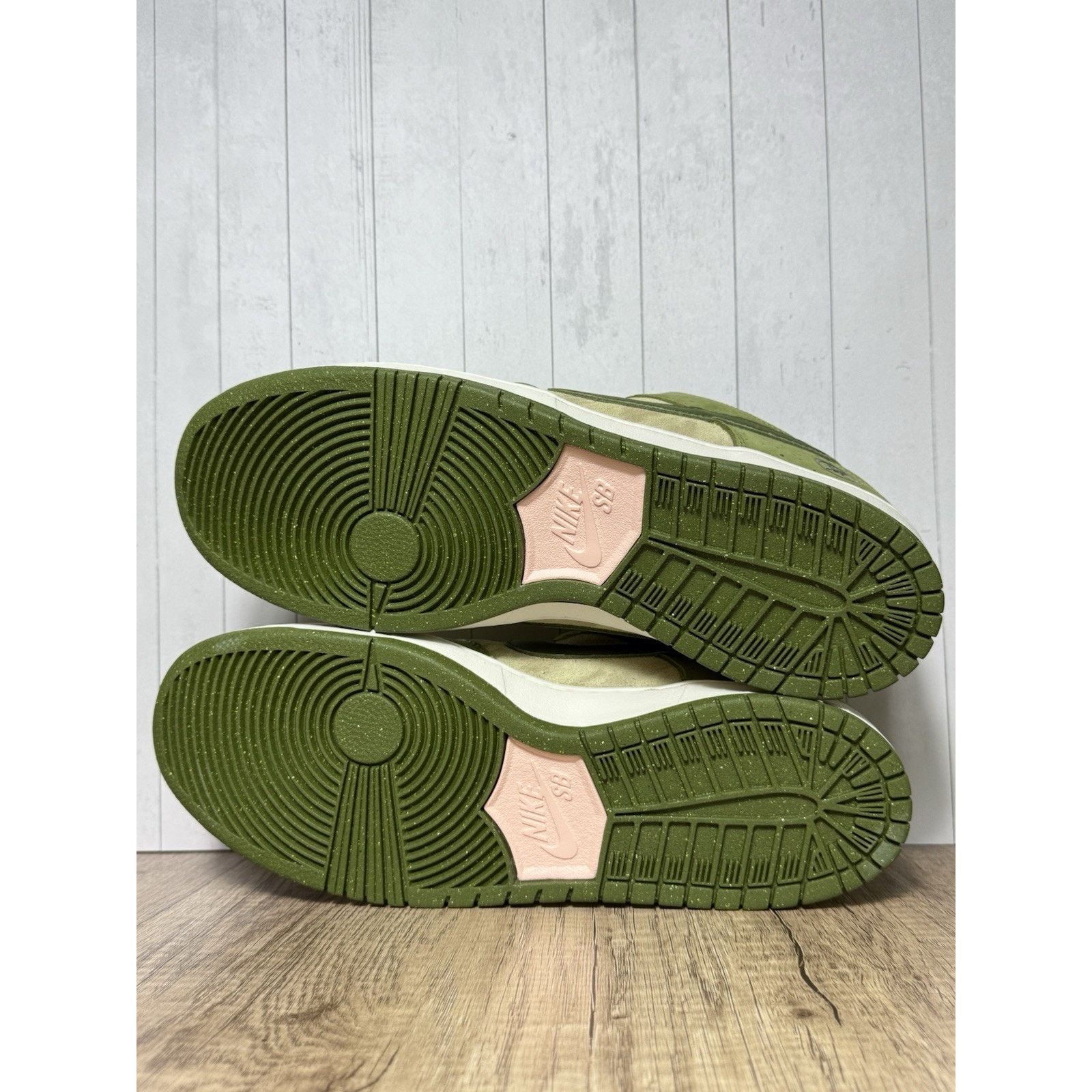 Nike Nike Yuto Horigome x Dunk SB Low "Matcha" HF8022-300 Size US 12 / EU 45 - 5 Thumbnail