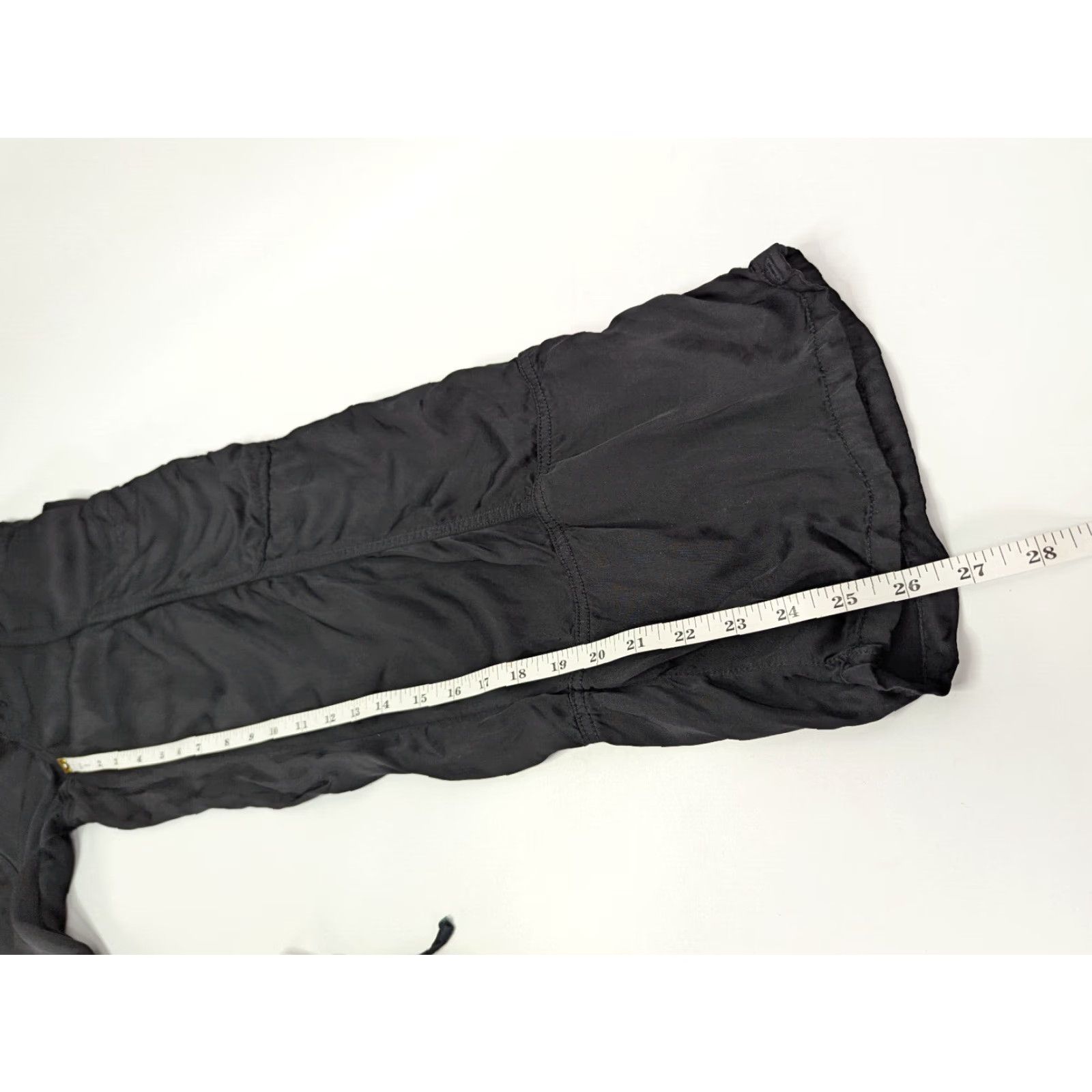 American Eagle Outfitters American Eagle Baggy Cargo Jogger Pants Short 00 Black Womens Size 24" / US 00 / IT 34 - 7 Thumbnail
