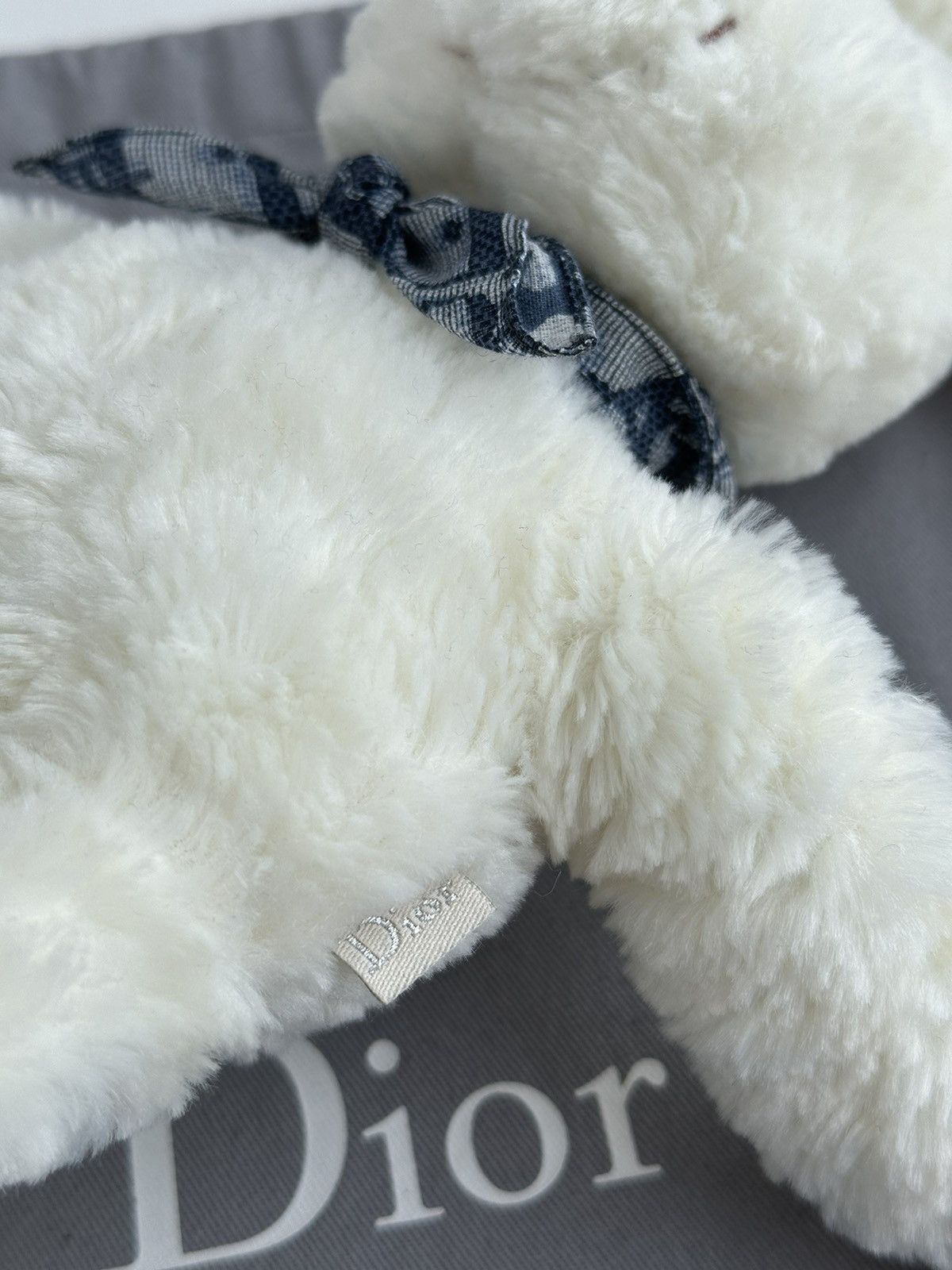 Christian Dior Monsieur × Dior × Vintage Dior 2001 Bunny Rabbit White Toy with Monogram Scarf Size ONE SIZE - 6 Thumbnail