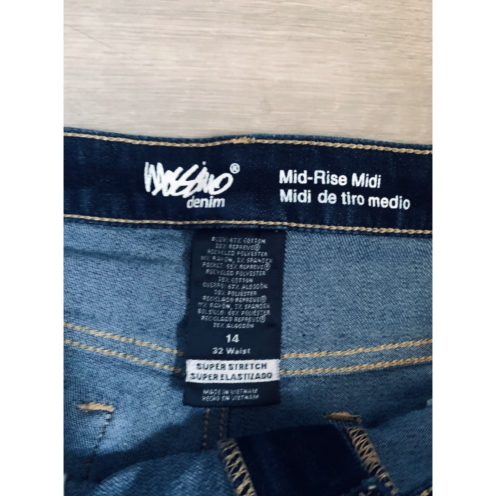 Mossimo Mossimo Womens Shorts Mid Rise Midi Cuffed Size 14/32 Blue Size 36" / US 14 / IT 50 - 2 Thumbnail