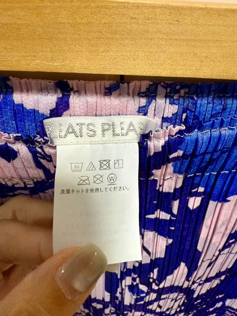 Issey Miyake Issey Miyake size:5 Blue floral skirt Size 31" - 2 Thumbnail