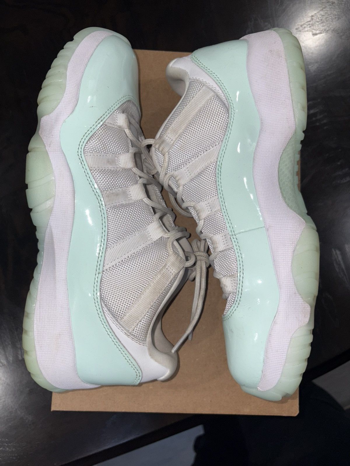 Jordan Brand Air Jordan 11 Igloo (Women’s 10.5/Men’s 9) Size US 10.5 / IT 40.5 - 2 Thumbnail
