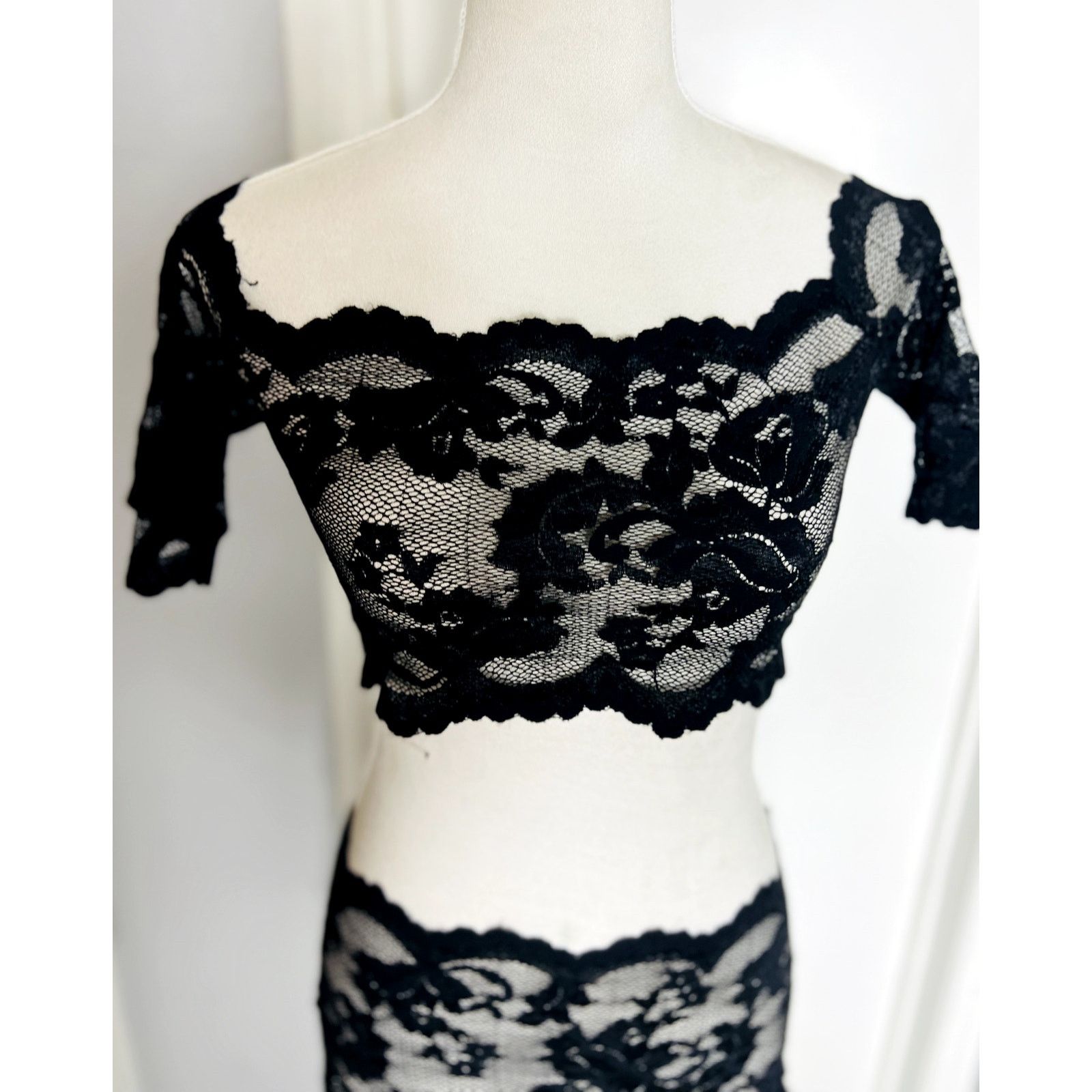 Victoria's Secret Victoria's Secret Rare Black lace top and skirt set Sz M Size ONE SIZE - 3 Thumbnail