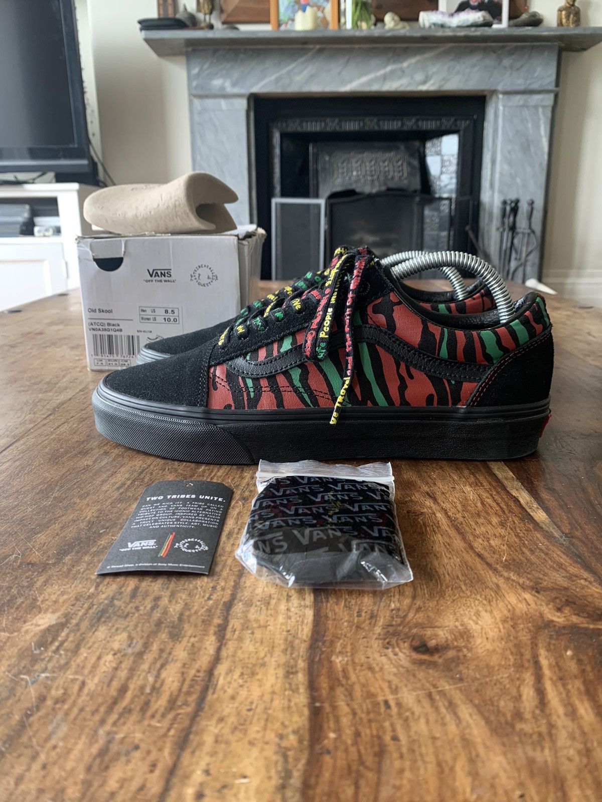 Vans Vans x A Tribe Called Quest Old Skool Low Size US 8.5 / EU 41-42 - 1 Thumbnail