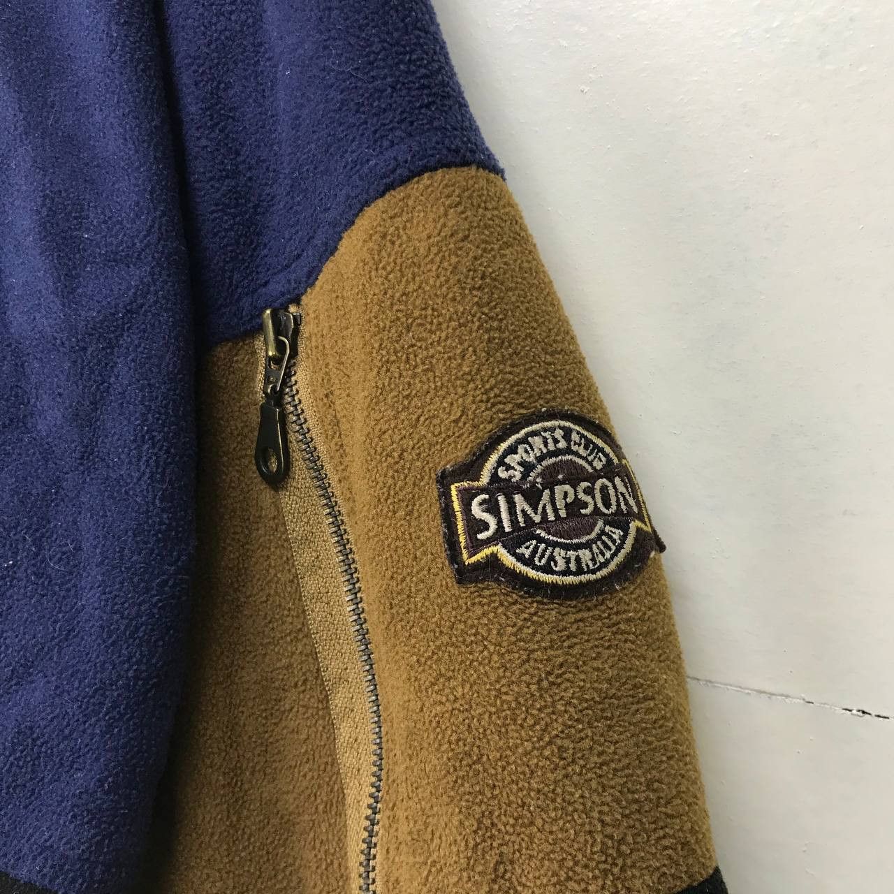 Sports Specialties × Vintage Vintage Simpson Australia Sports Club Big Logo Fleece Jacket Size US L / EU 52-54 / 3 - 10 Thumbnail