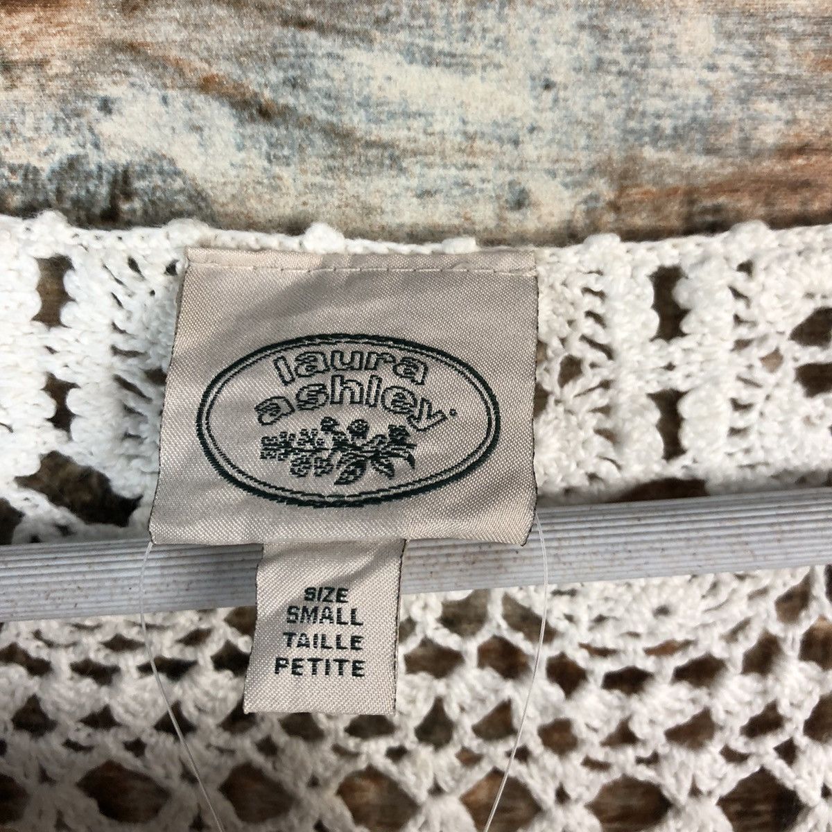 Laura Ashley Laura Ashley White crochet mesh net Cardigan Knitwear #A1483 Size S / US 4 / IT 40 - 9 Thumbnail