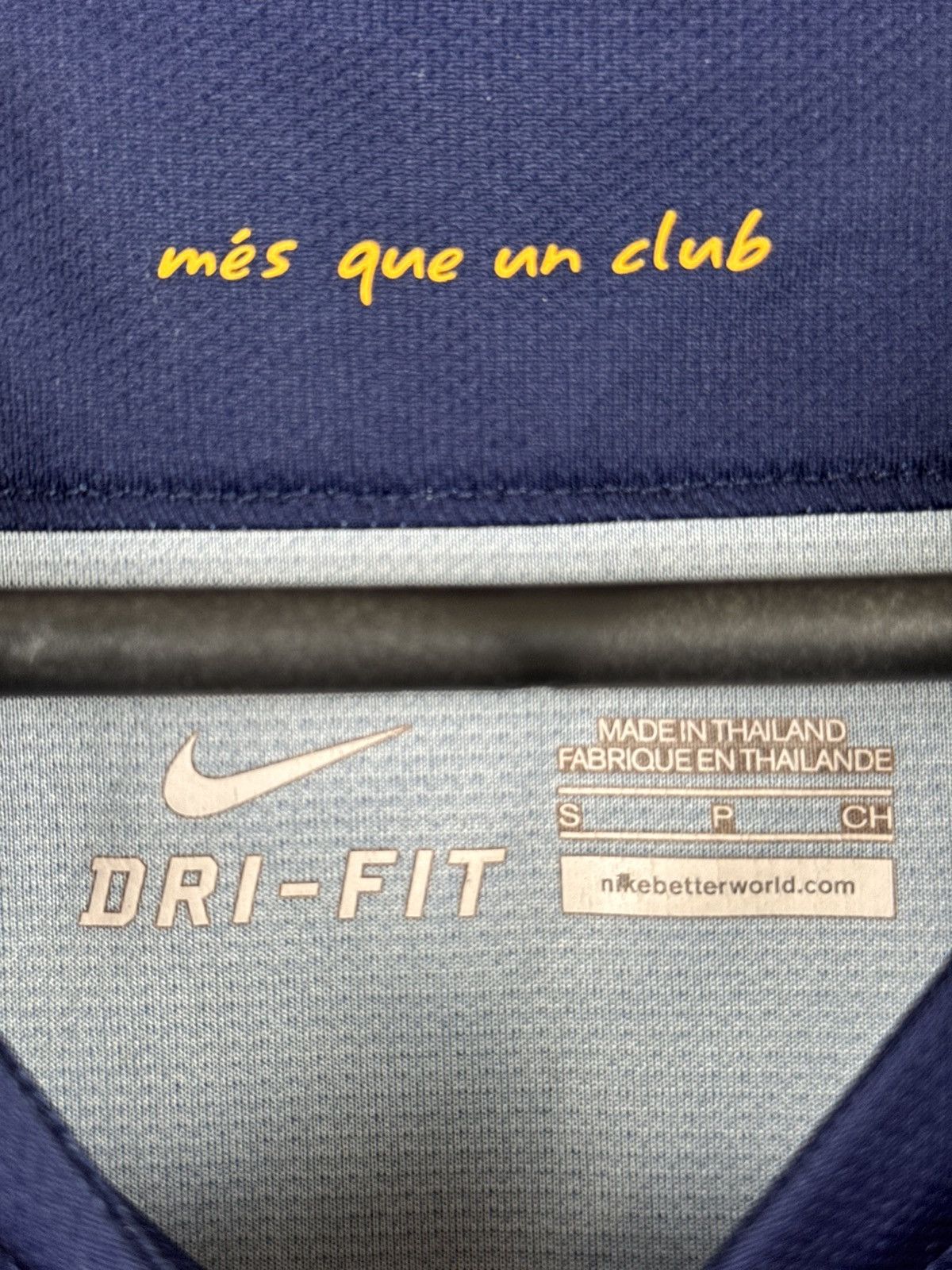 Nike Barcelona 2015 2016 Jersey Nike Home Kit Football Soccer S Size US S / EU 44-46 / 1 - 14 Thumbnail