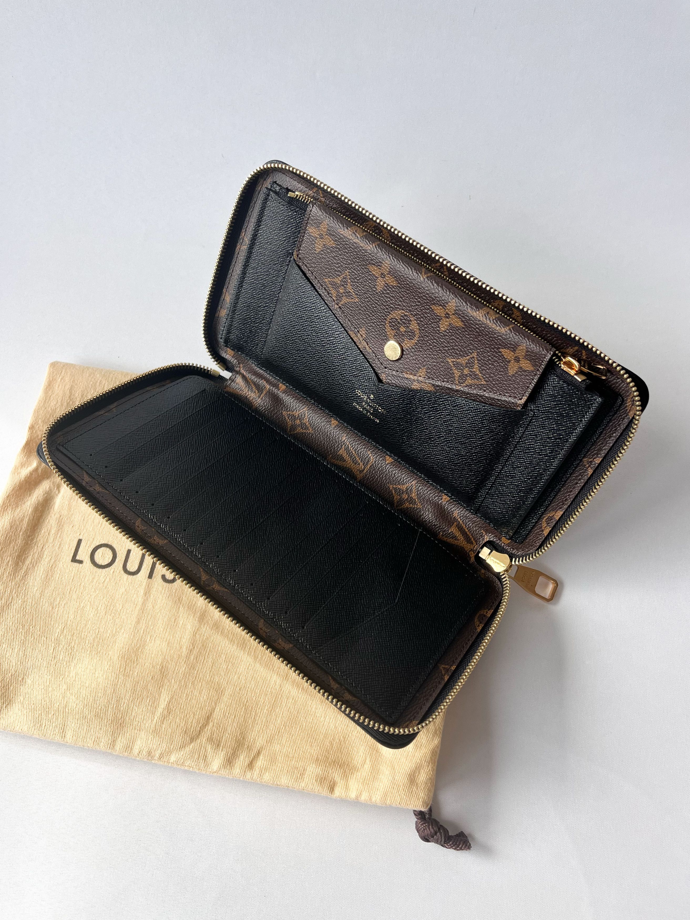 Louis Vuitton Louis Vuitton Monogram Daily Organizer Black Size ONE SIZE - 3 Thumbnail