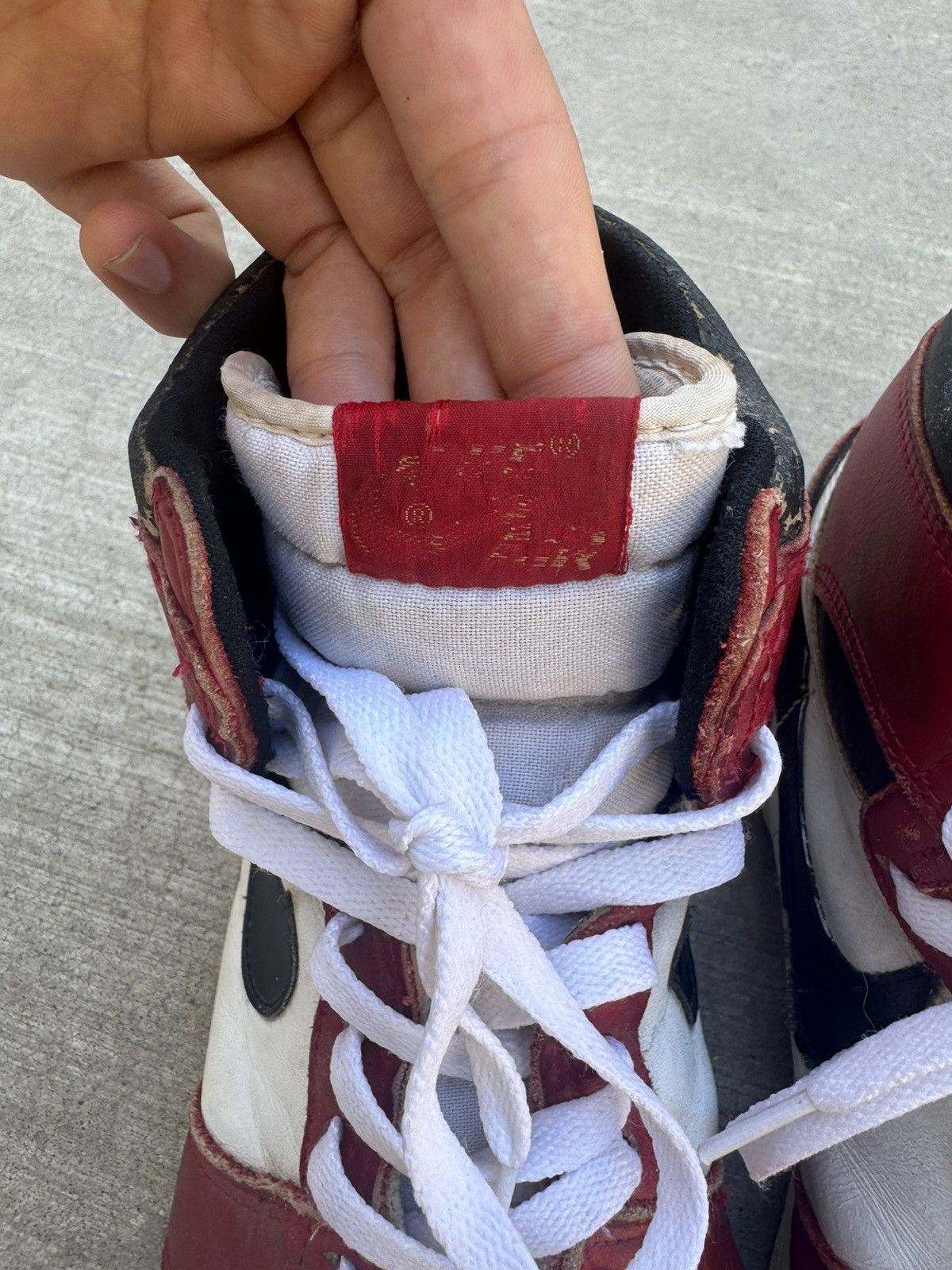 Nike × Vintage OG 1985 Air Jordan 1 Chicago Size US 10.5 / EU 43-44 - 8 Thumbnail