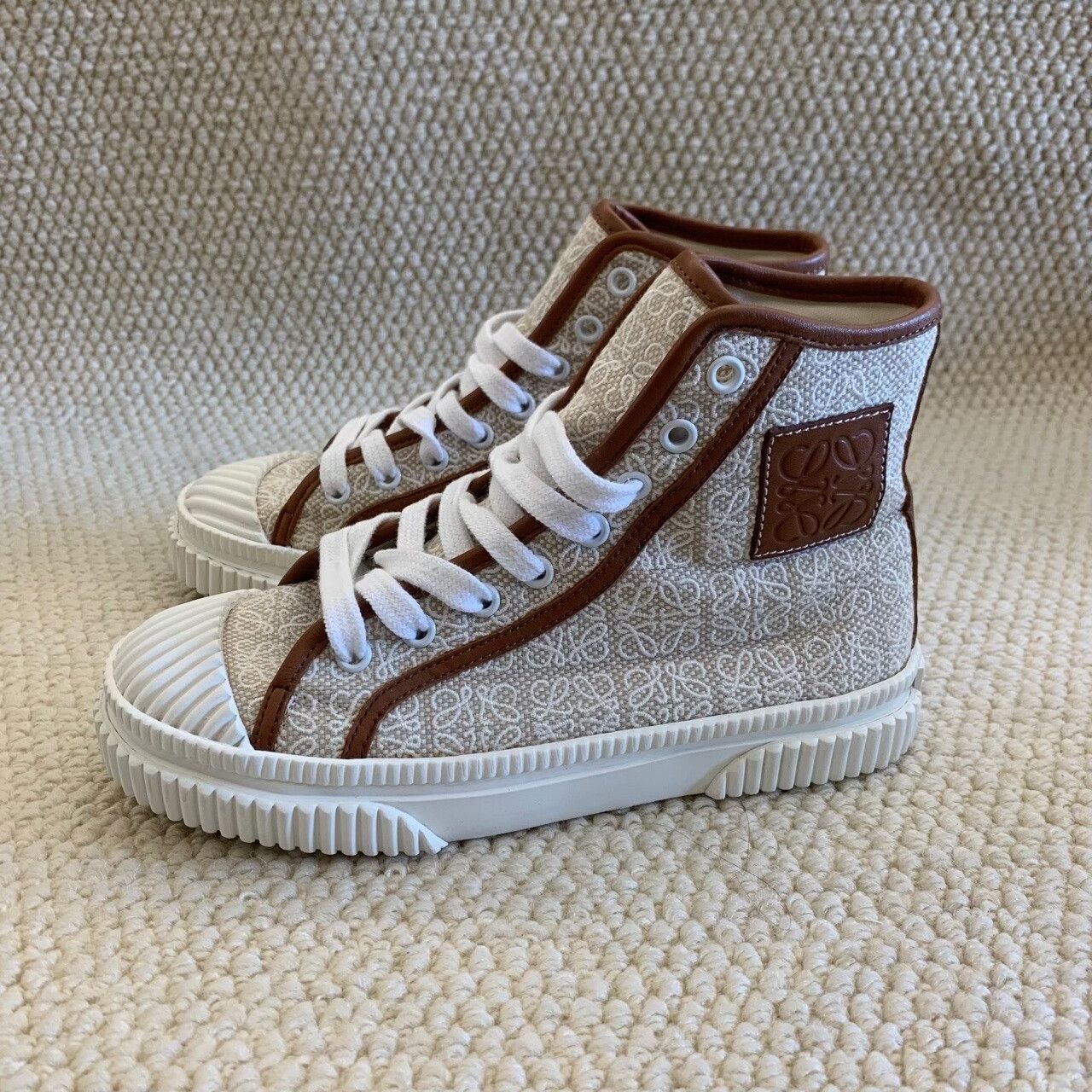 Loewe Loewe Brown Hitop Sneakers us_5 Women Size US 5 / IT 35 - 1 Thumbnail