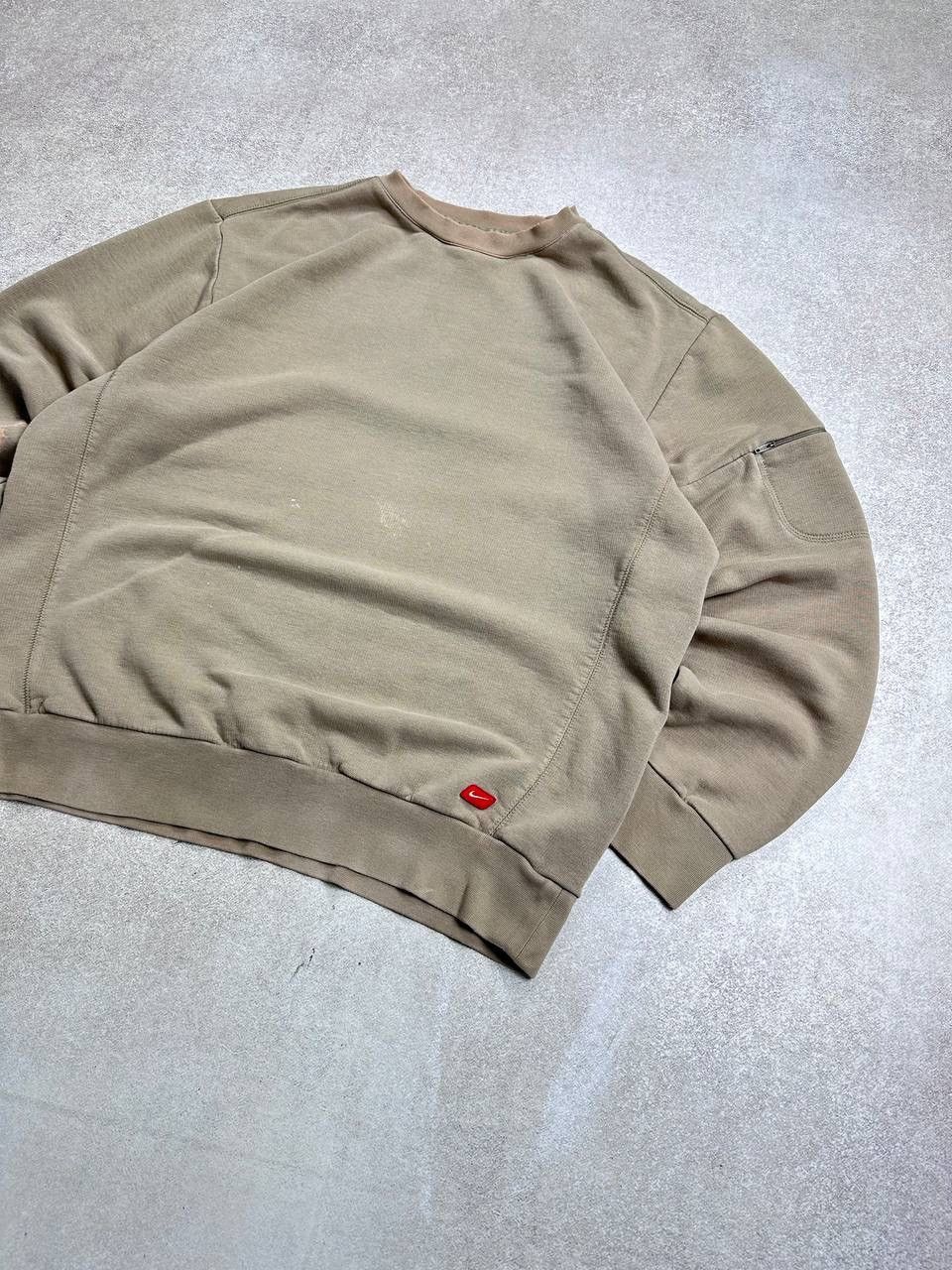Nike Vintage Nike Swoosh Distressed Boxy Crewneck Sunfaded Y2K M Size US M / EU 48-50 / 2 - 2 Thumbnail