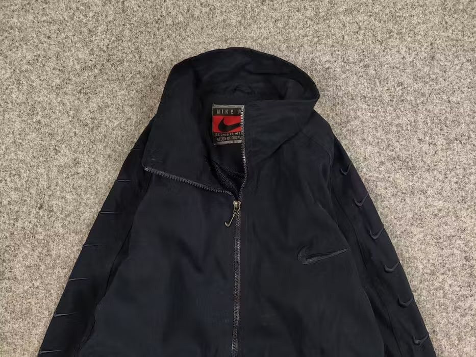 Nike Vintage 90's Nike Premier Dark Blue Logo Light Trek Jacket Size US L / EU 52-54 / 3 - 3 Thumbnail