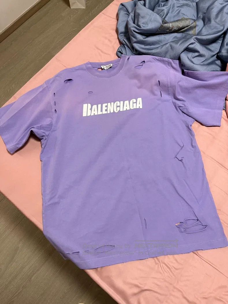 Balenciaga Balenciaga Big rip short sleeve Size US XXS / EU 40 - 1 Thumbnail