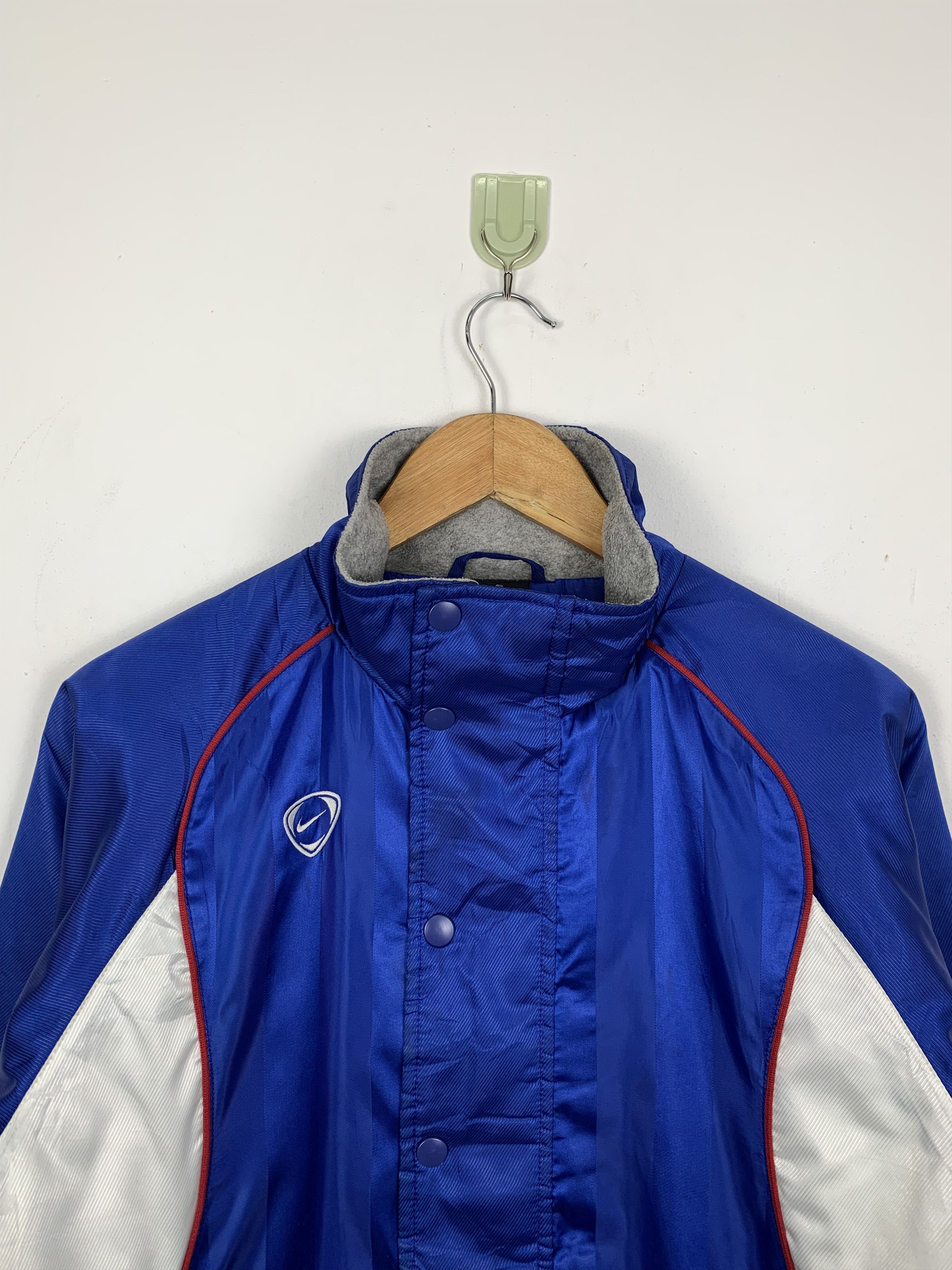 Vintage Vintage Nike Swoosh Windbreaker Jacket J1363 Size US S / EU 44-46 / 1 - 4 Thumbnail