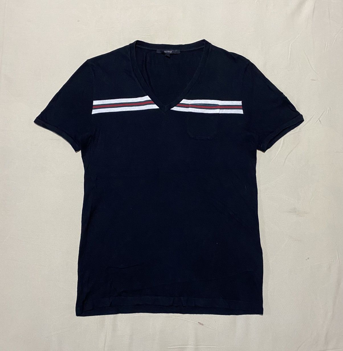 Gucci Vintage Gucci Vneck T-Shirts Size M / US 6-8 / IT 42-44 - 1 Thumbnail