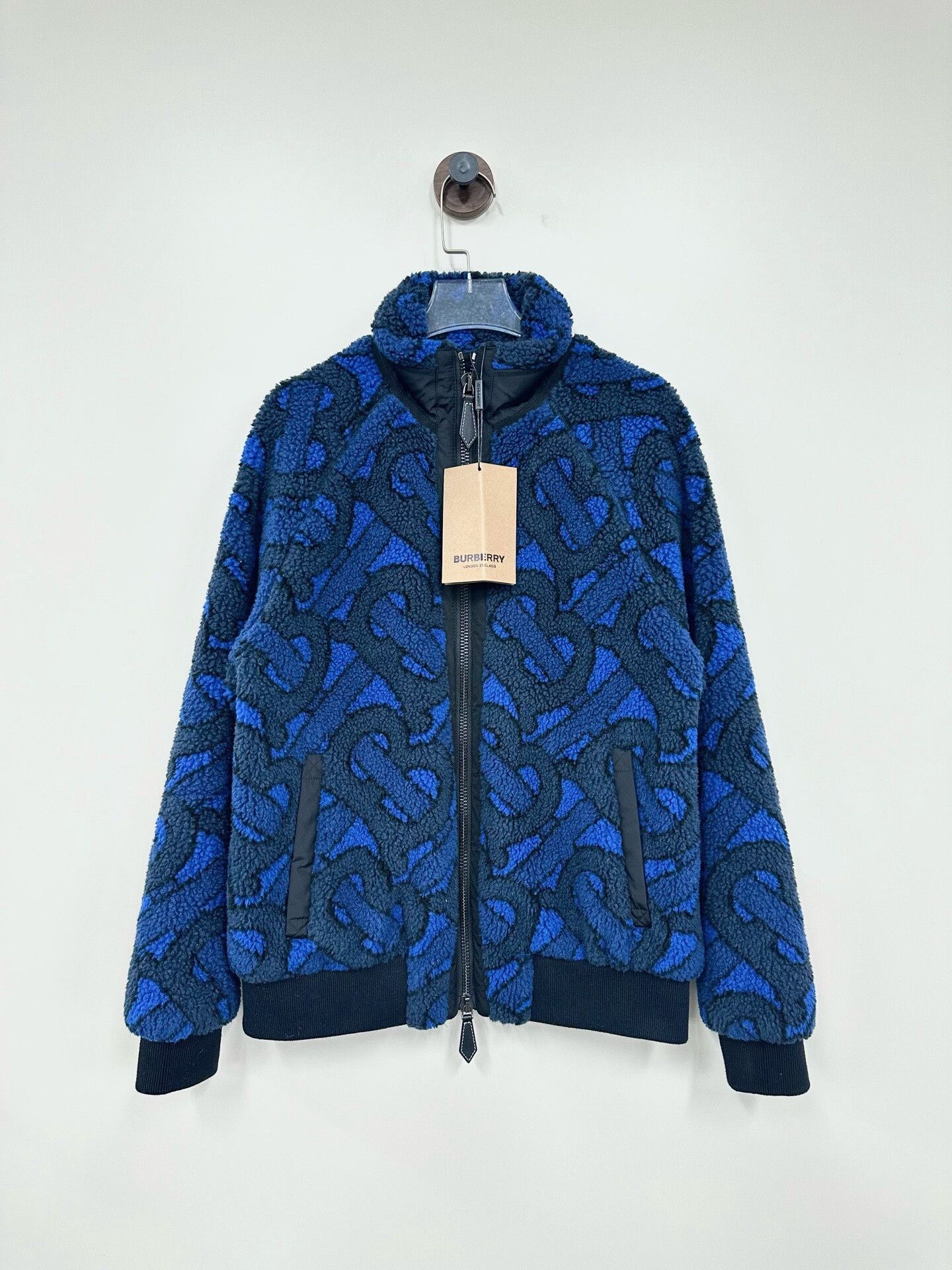Burberry burberry blue teddy jacket uk6 new Size XS / US 0-2 / IT 36-38 - 1 Thumbnail