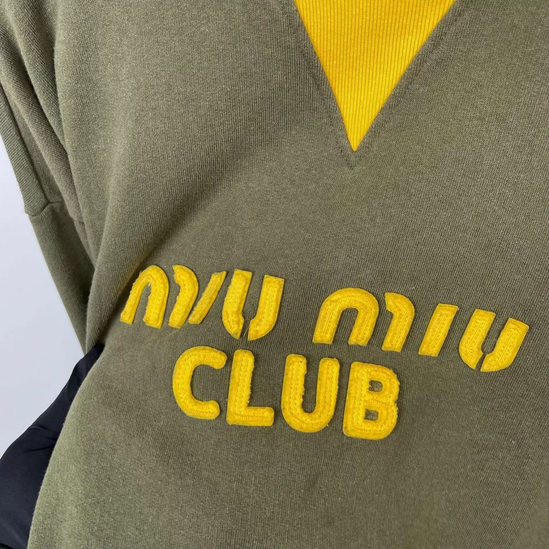 Miu Miu MIU MIU sweatshirt M deep green Size M / US 6-8 / IT 42-44 - 8 Thumbnail