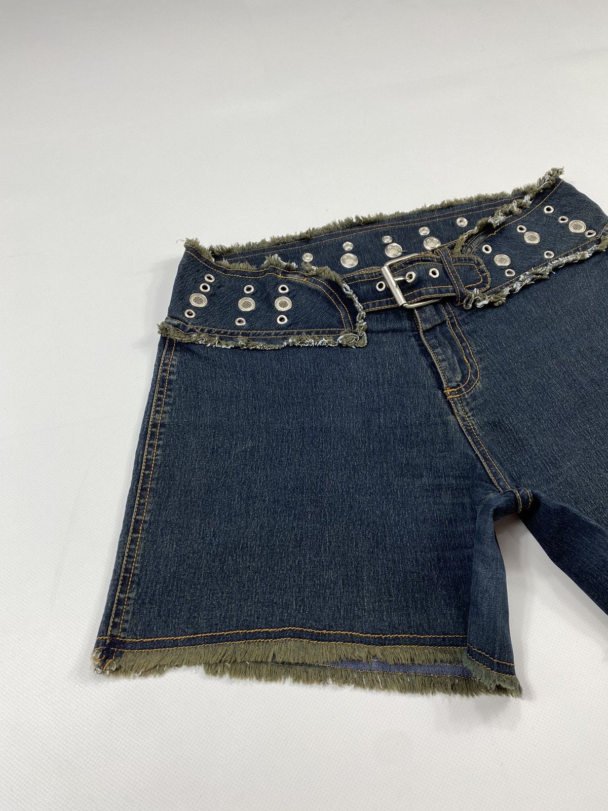 Vintage LASTDROP🔥 Y2K Studded Distressed Style Boho Belt Mini Shorts Size 28" / US 6 / IT 42 - 5 Thumbnail