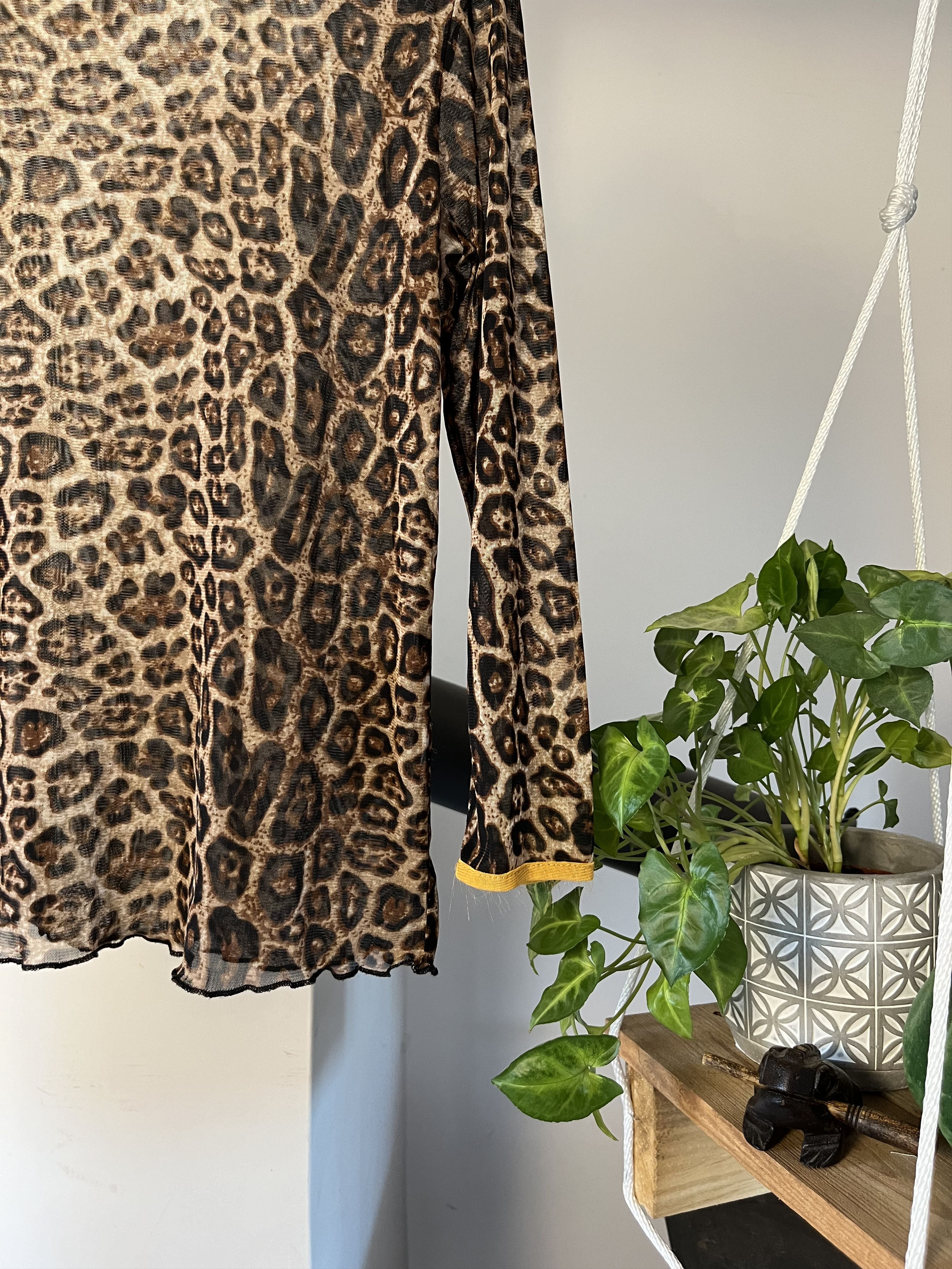 Japanese Brand Vintage Y2K Mesh Leopard/Gepard Print Long Sleeve Tattoo Top Size US S / EU 44-46 / 1 - 5 Thumbnail