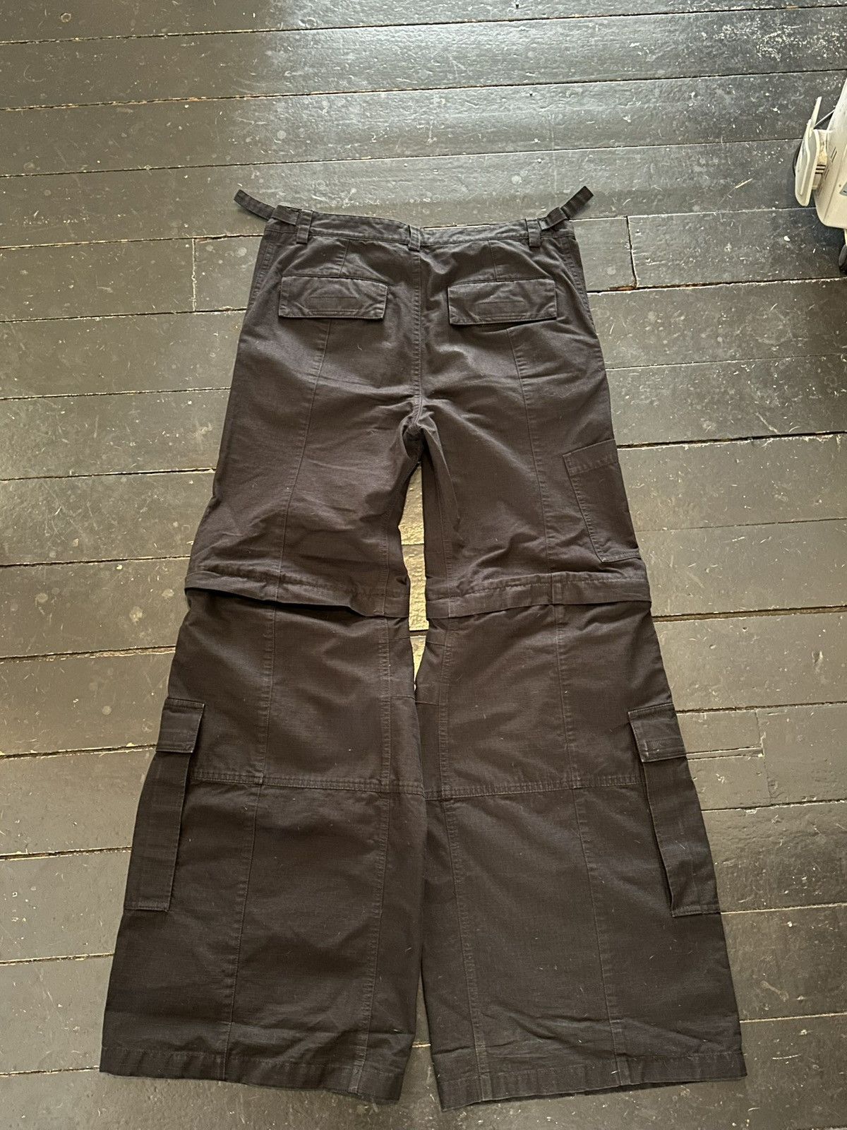 Balenciaga Balenciaga flared cargos Size US 32 / EU 48 - 2 Thumbnail