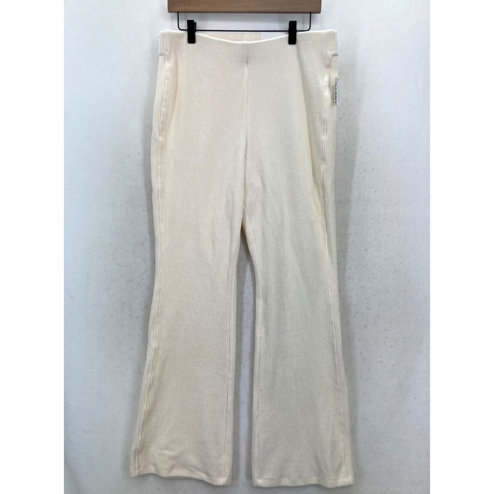 Old Navy Old Navy Active Pull On Flared Leg Pants Women L Beige Corduroy NWT Ribbed Narrow Size 36" / US 14 / IT 50 - 2 Thumbnail