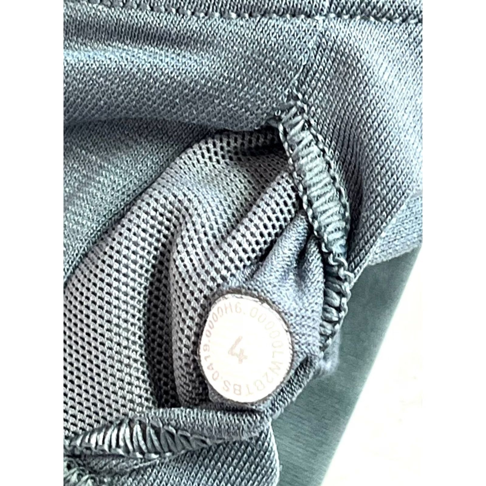 Lululemon Lululemon Energy Sports Bra Women's Size 4 Stripped Tye Dye Blue Crossback Pullover High Support Wireless Luxtreme Moisture Wicking Activewear Size ONE SIZE - 6 Thumbnail