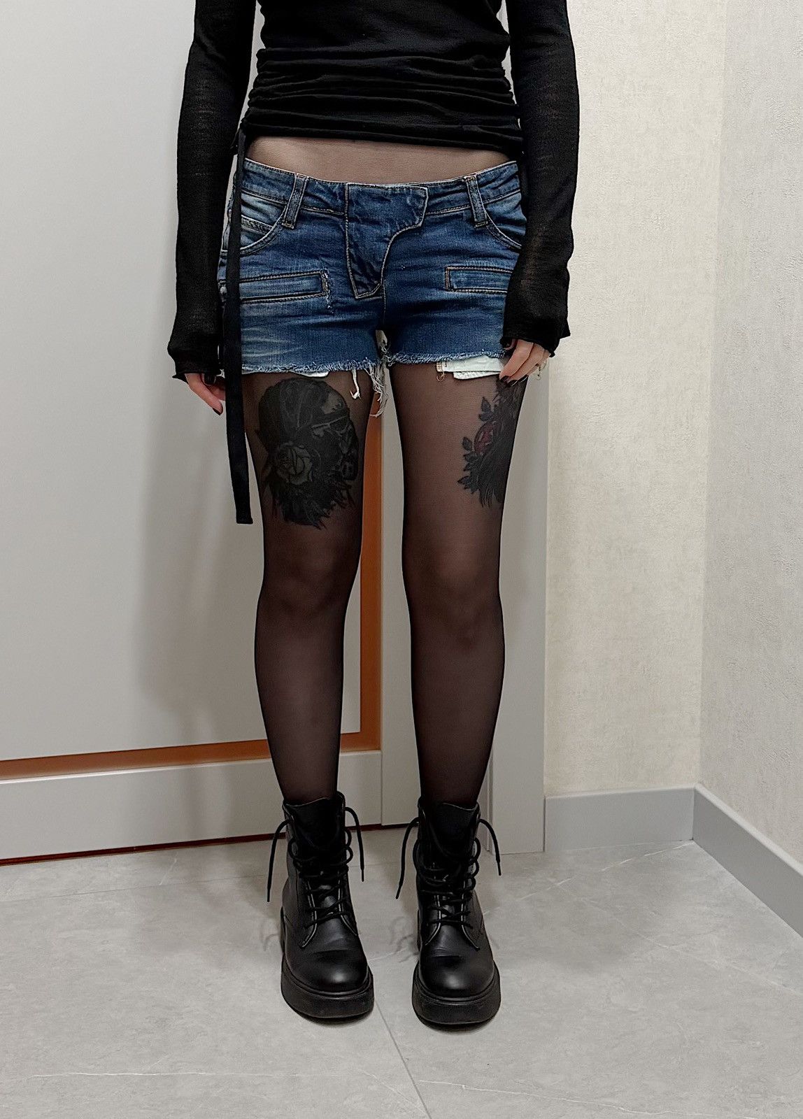 Balmain BALMAIN Decarnin SS 2010 Biker Denim Distressed Shorts jeans Size 28" / US 6 / IT 42 - 3 Thumbnail