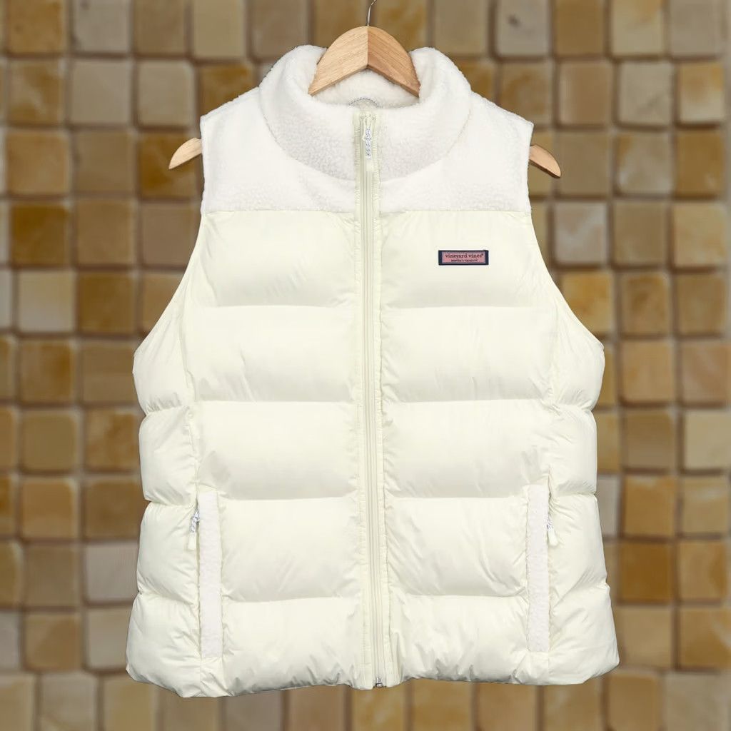 Vineyard Vines Vineyard Vines Vest Quilted Sherpa Puffer Zip L Beige Women's Vest Quilted Zip Full Zip Pockets Casual Outerwear L Size L / US 10 / IT 46 - 1 Thumbnail