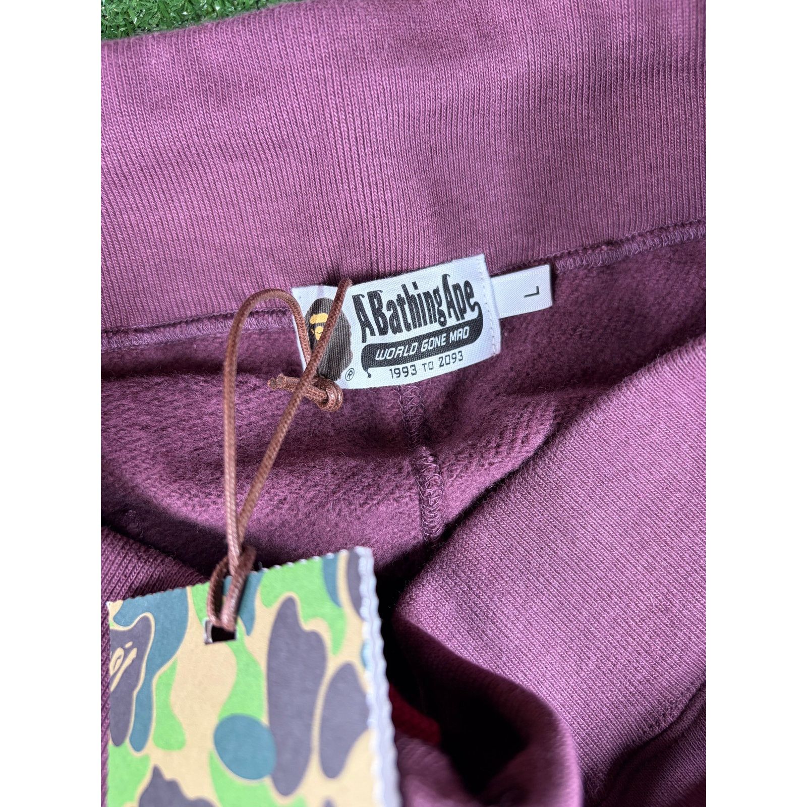 Bape Bape Shark Burgundy Slim Fit Sweatpants Size Large Size US 34 / EU 50 - 3 Thumbnail
