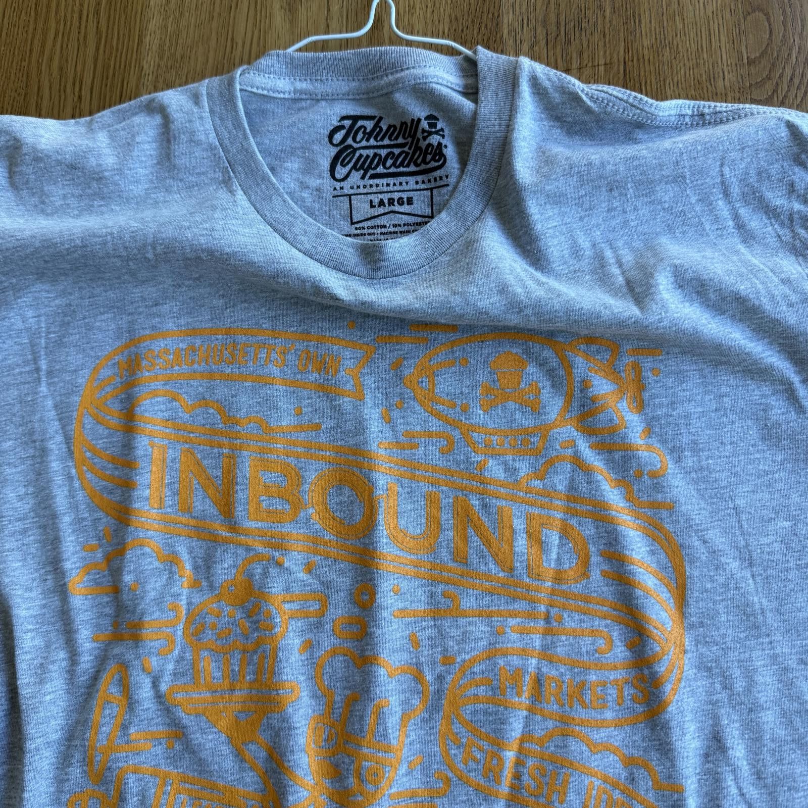 Johnny Cupcakes Johnny Cupcakes Inbound Graphic T-Shirt Size Large Size US L / EU 52-54 / 3 - 4 Thumbnail