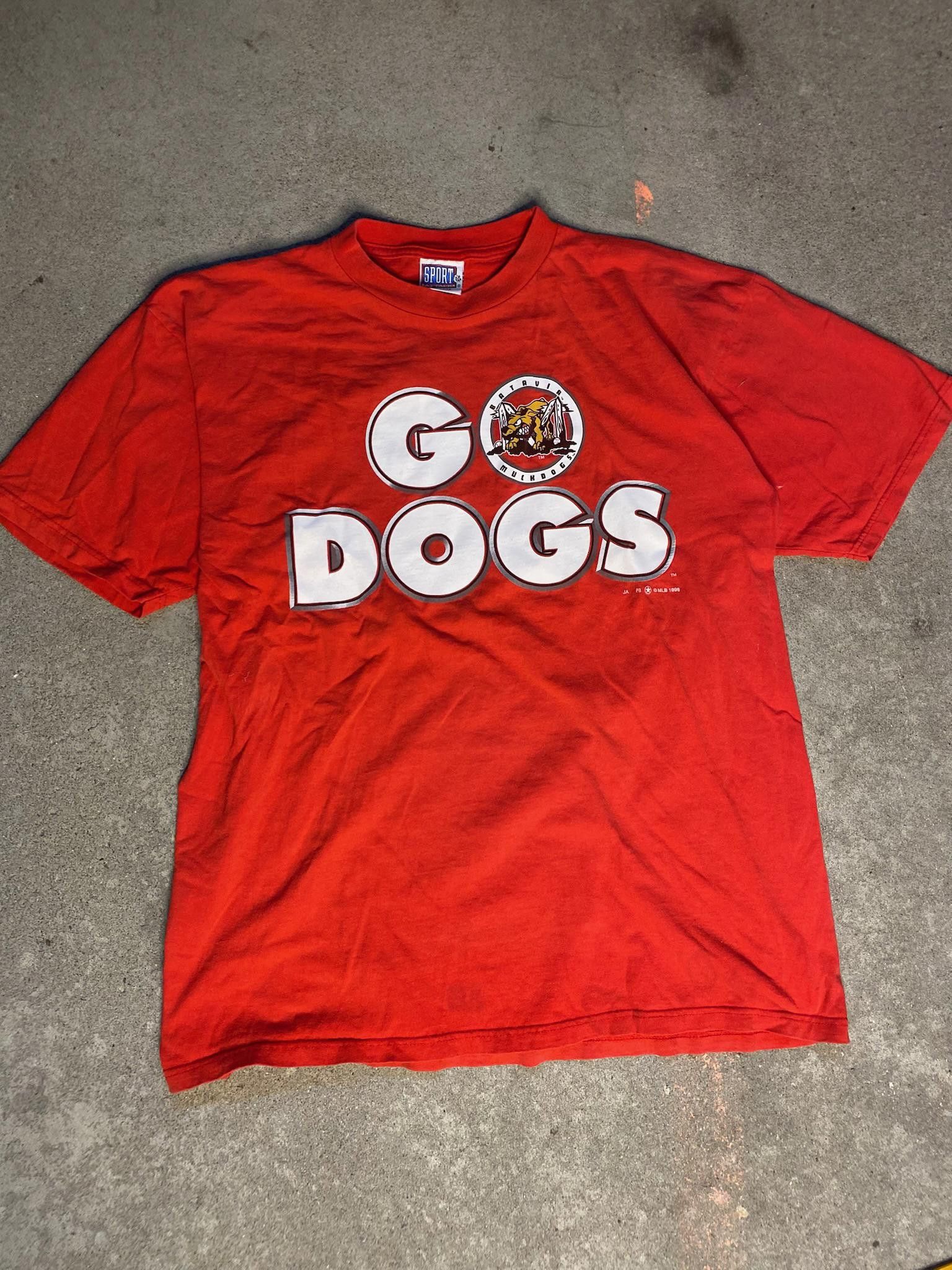 MLB Batavia Muckdogs 1998 Red MLB "Go Dogs" Shirt Size XL Size US XL / EU 56 / 4 - 1 Thumbnail