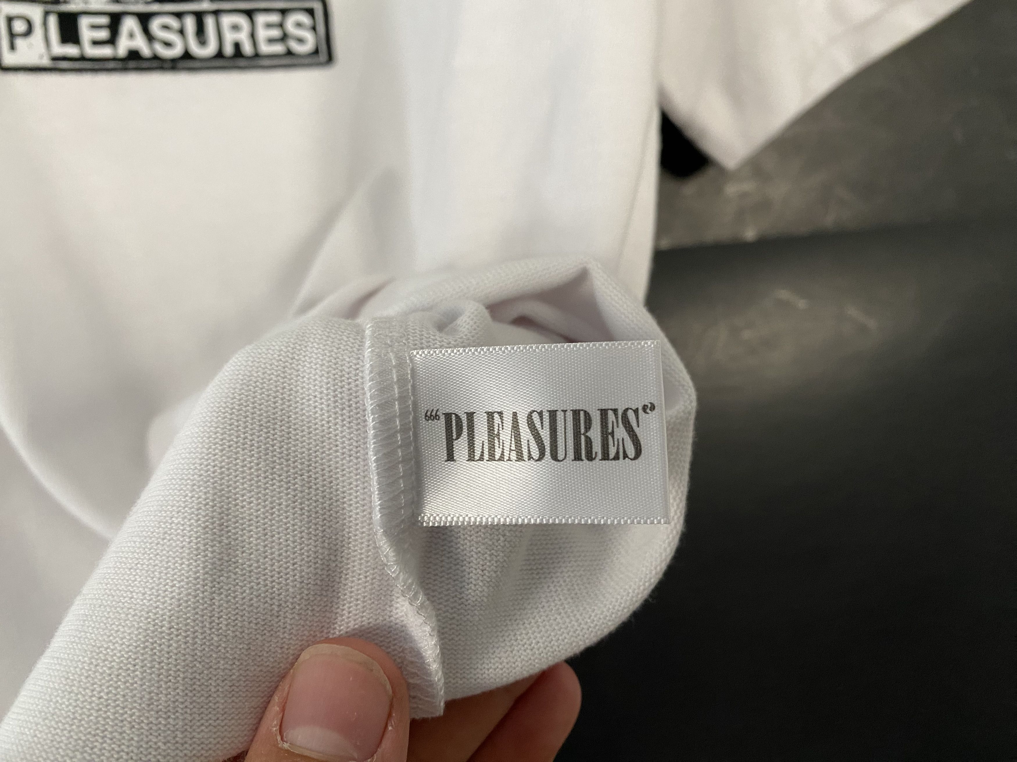 Pleasures Pleasures Fetish T-shirt white / black Size US S / EU 44-46 / 1 - 6 Thumbnail