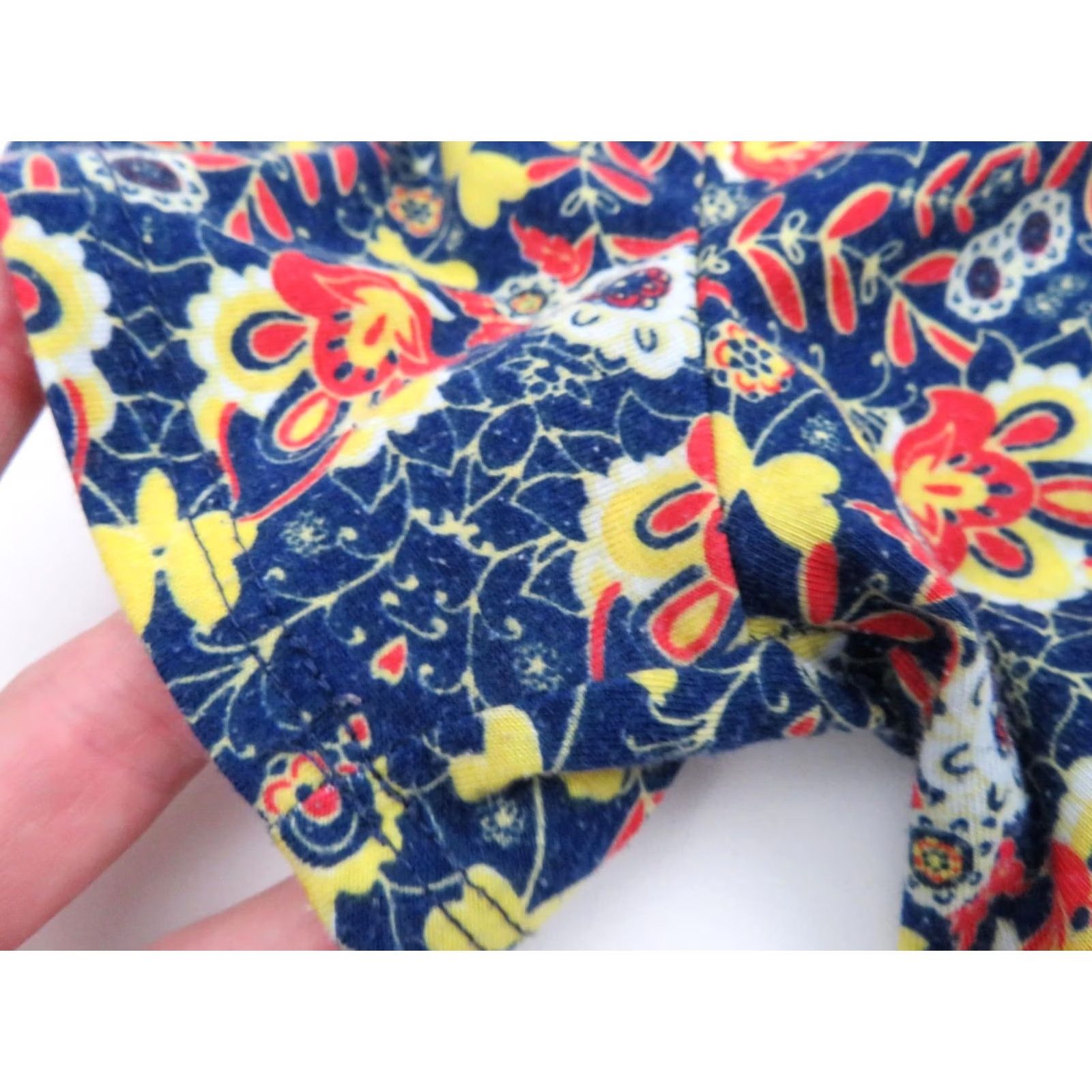 Vintage Lularoe Floral Classic T Shirt XS? No, Original Size S. Size S / US 4 / IT 40 - 6 Thumbnail