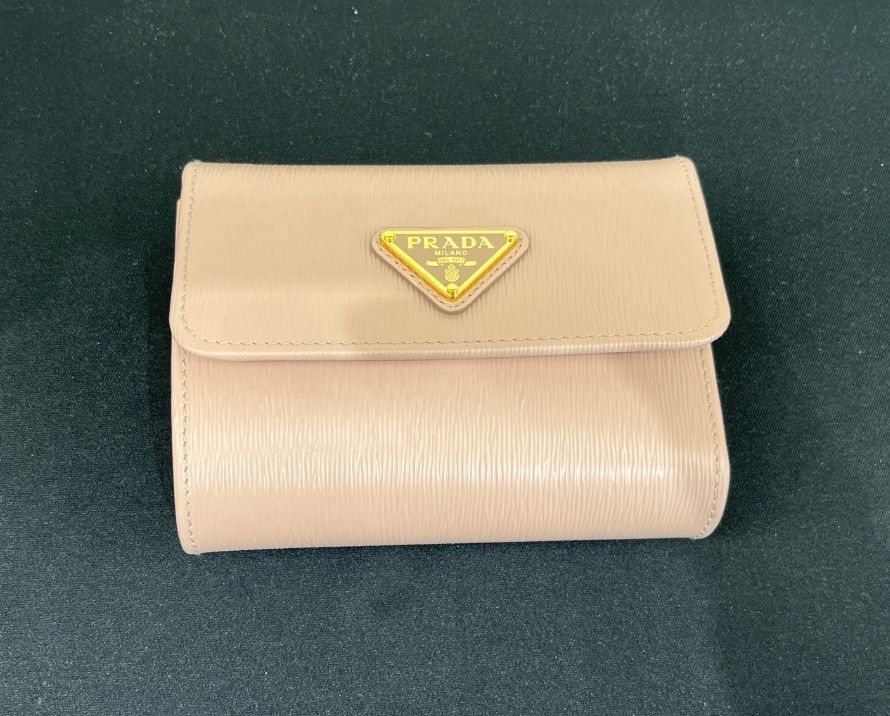 Prada o1srvl11e0724 Size: OS / Wallet in Beige Size ONE SIZE - 1 Preview