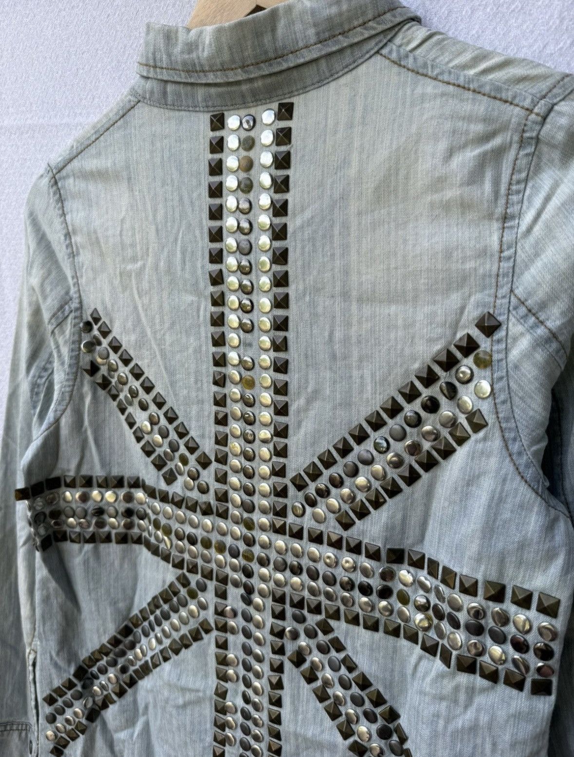 Japanese Brand Japanese Studded Britania Flags Button Up Denim Jacket Size US S / EU 44-46 / 1 - 4 Thumbnail