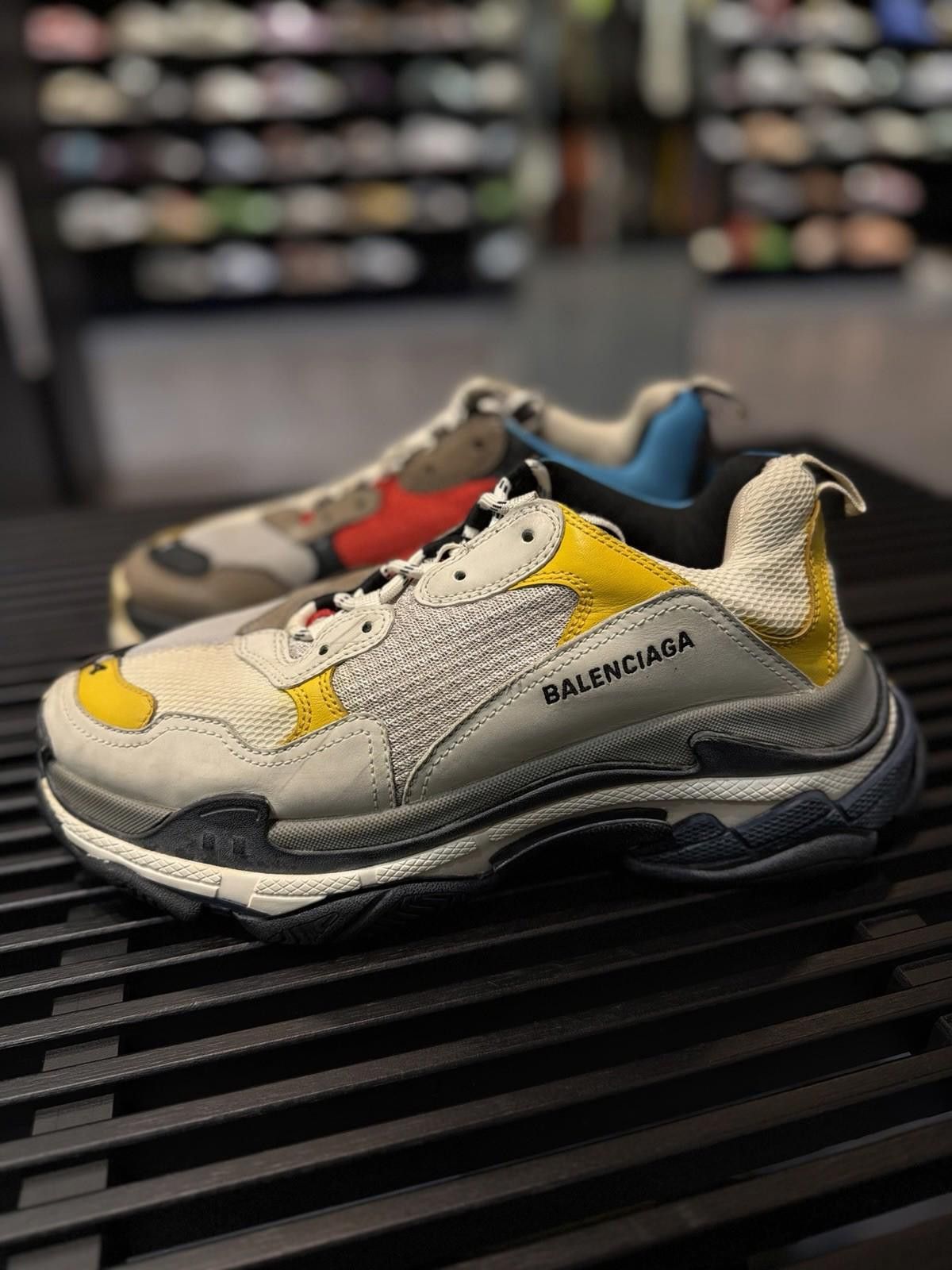 Balenciaga Balenciaga Triple S Men’s Multicolored Sneakers 44EU/11US Size US 11 / EU 44 - 5 Thumbnail